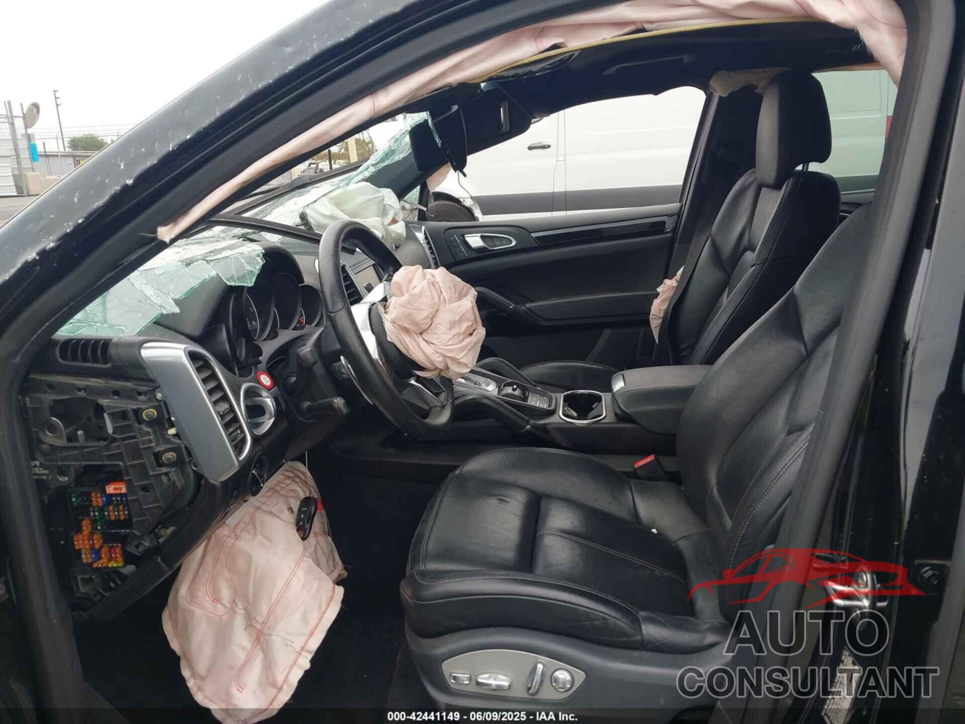 PORSCHE CAYENNE 2016 - WP1AA2A26GLA06051