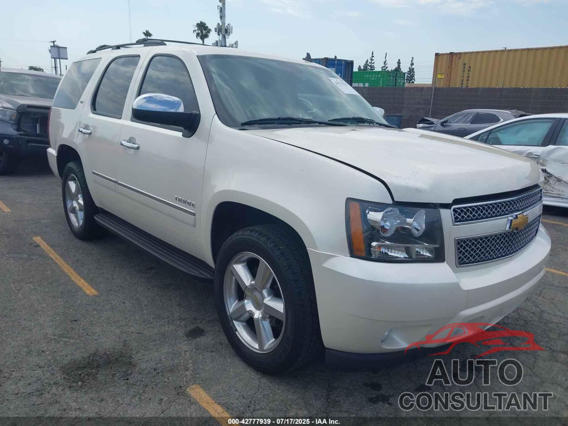 CHEVROLET TAHOE 2013 - 1GNSCCE03DR128347