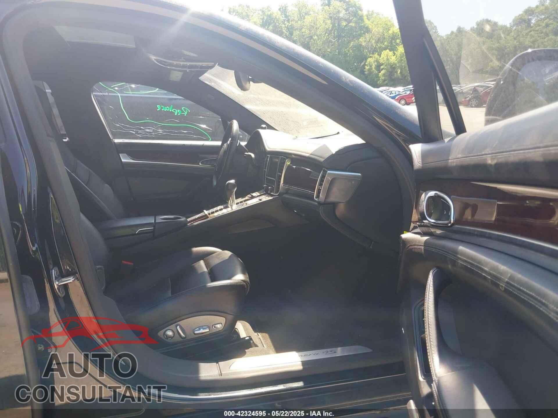 PORSCHE PANAMERA 2014 - WP0BB2A78EL062021