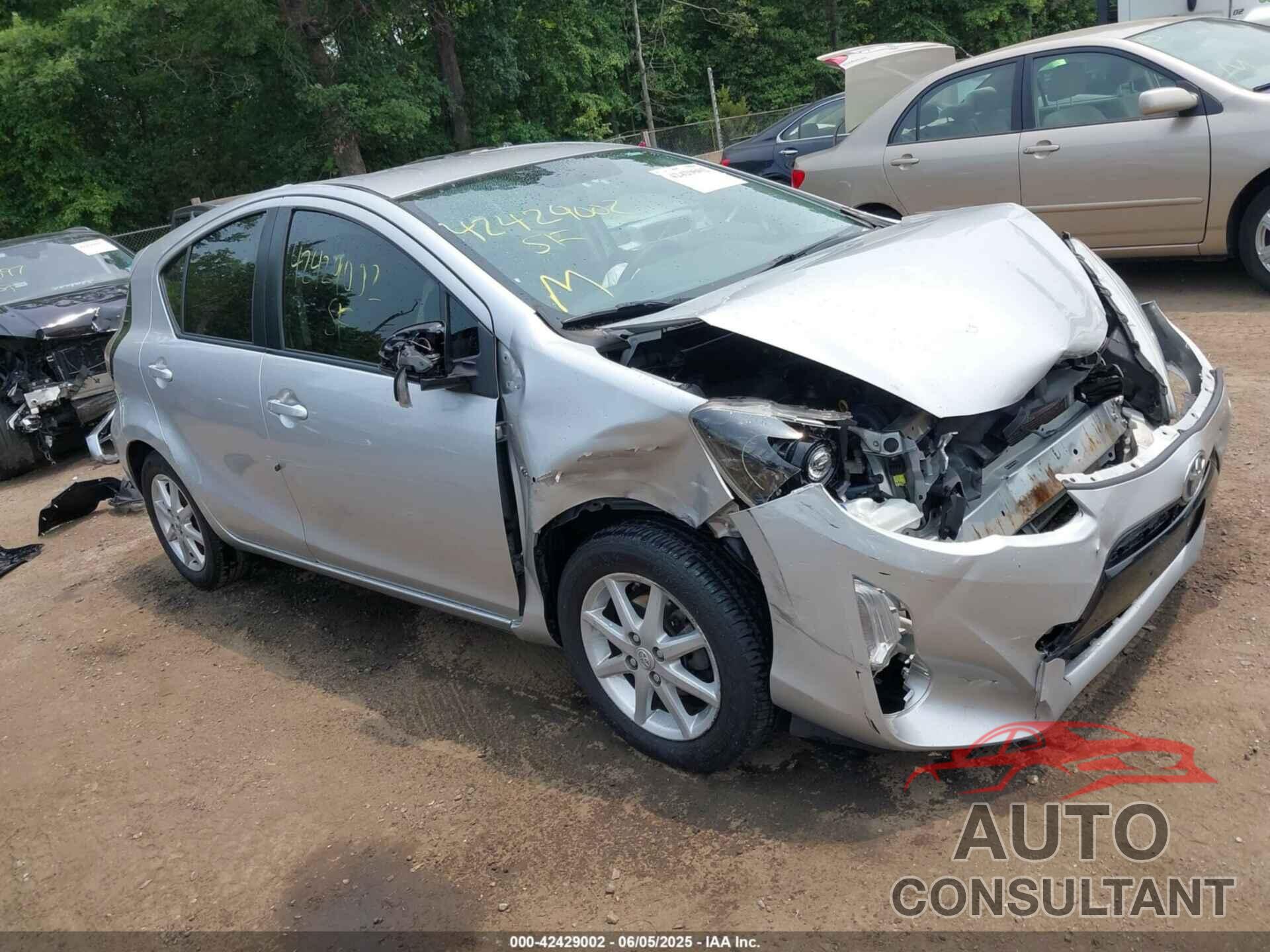 TOYOTA PRIUS C 2015 - JTDKDTB38F1582101