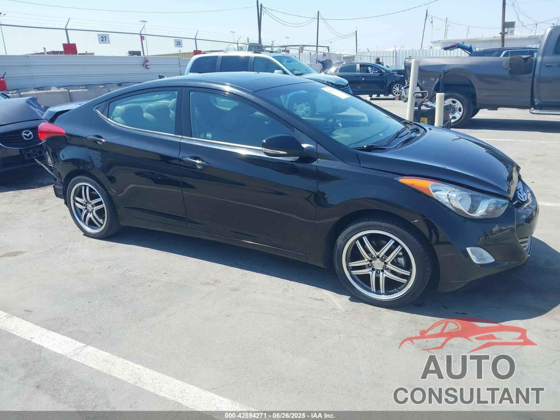 HYUNDAI ELANTRA 2013 - KMHDH4AE2DU008400