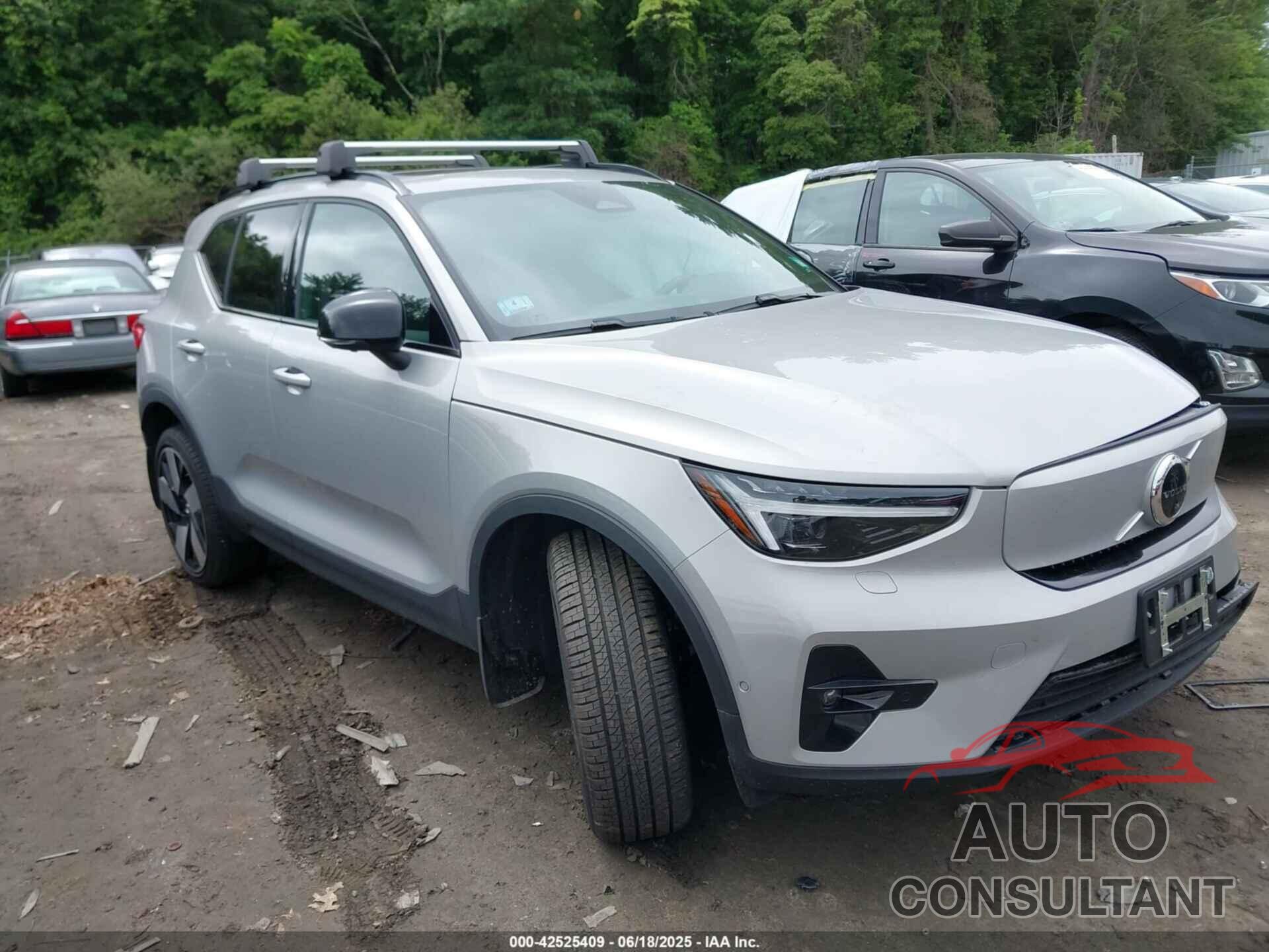 VOLVO XC40 RECHARGE PURE ELECTRIC 2023 - YV4ED3UM1P2058851