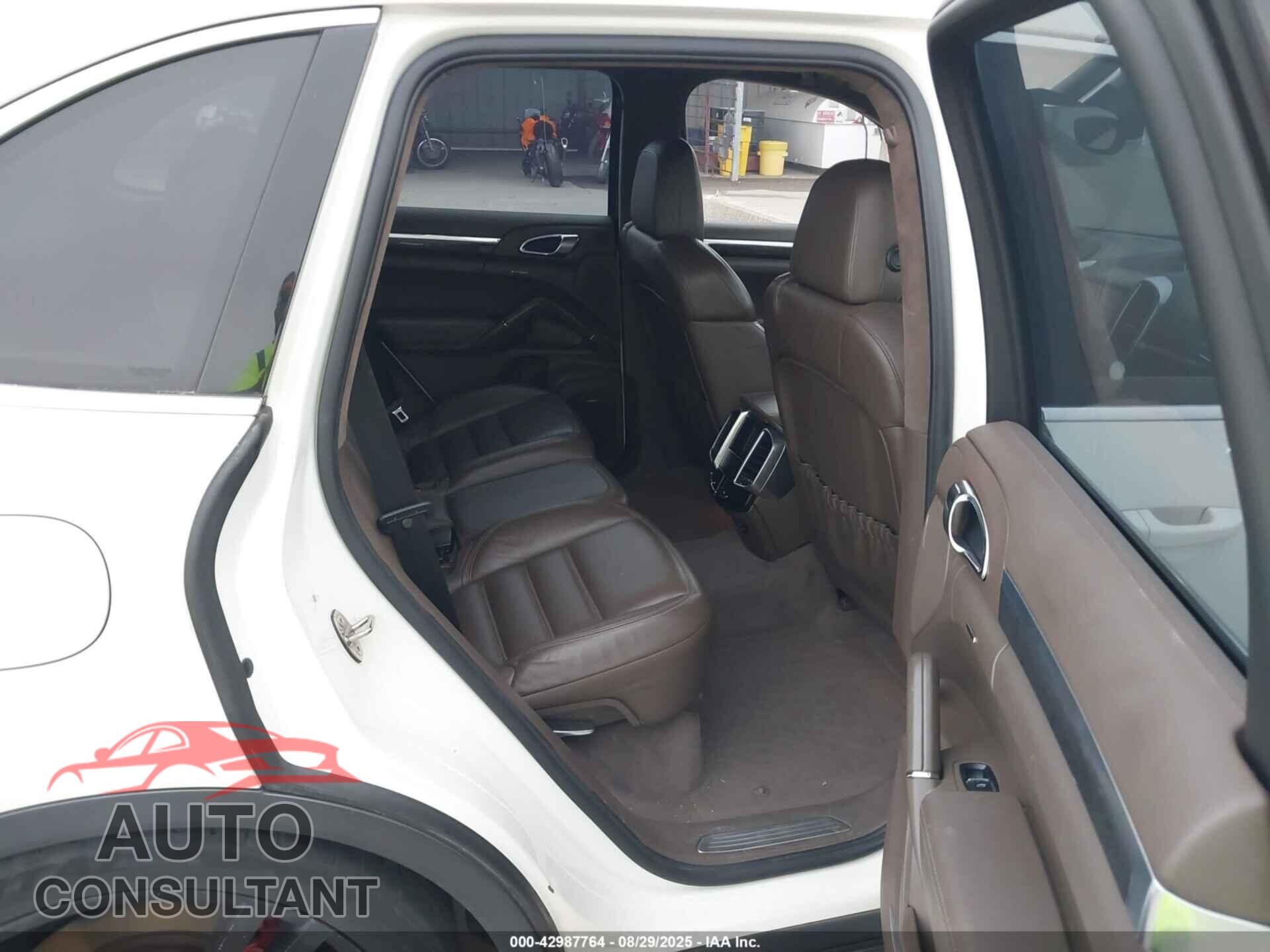 PORSCHE CAYENNE 2011 - WP1AC2A25BLA81472