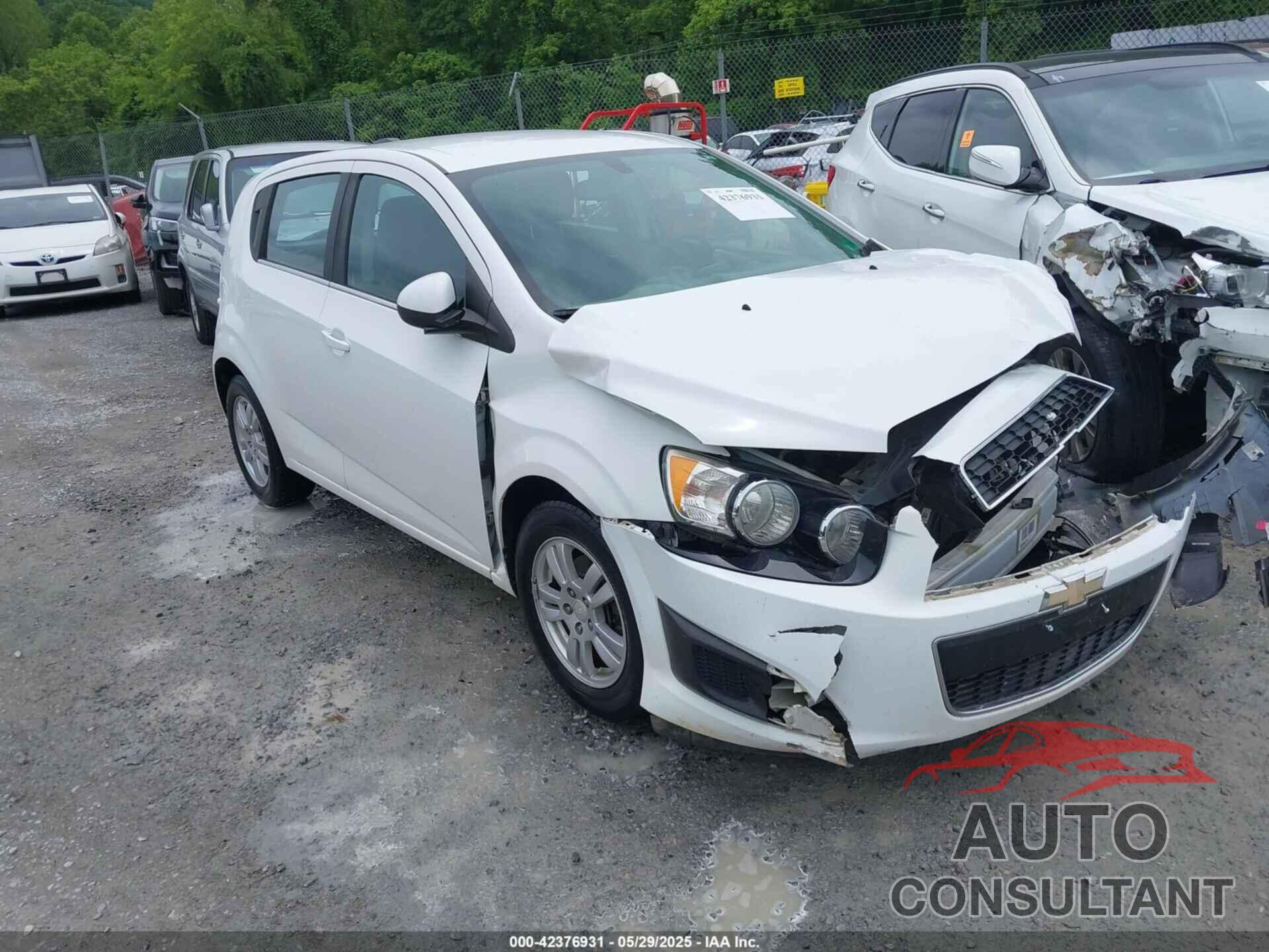 CHEVROLET SONIC 2015 - 1G1JC6SH0F4151478