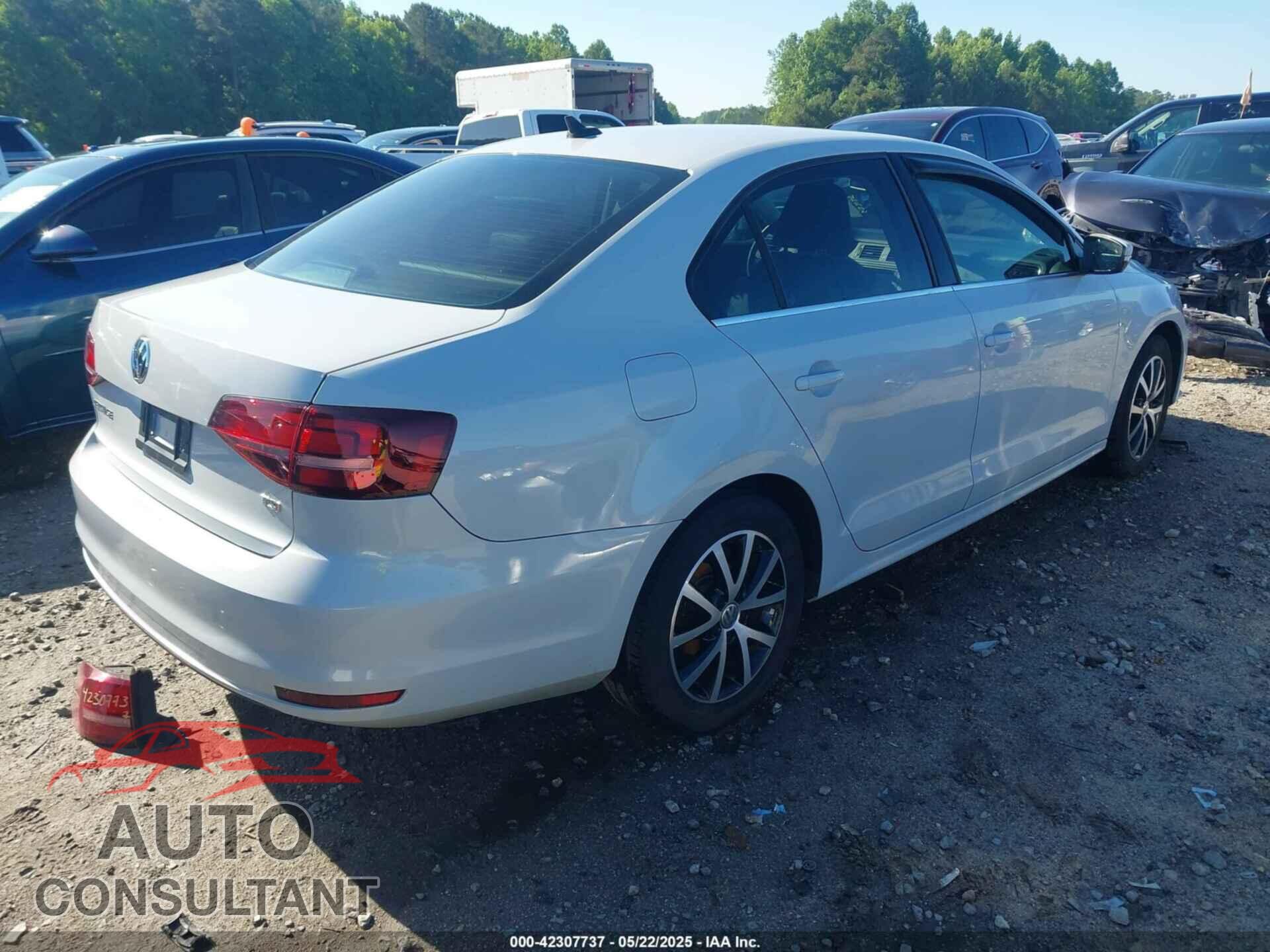 VOLKSWAGEN JETTA 2017 - 3VWDB7AJ1HM236660