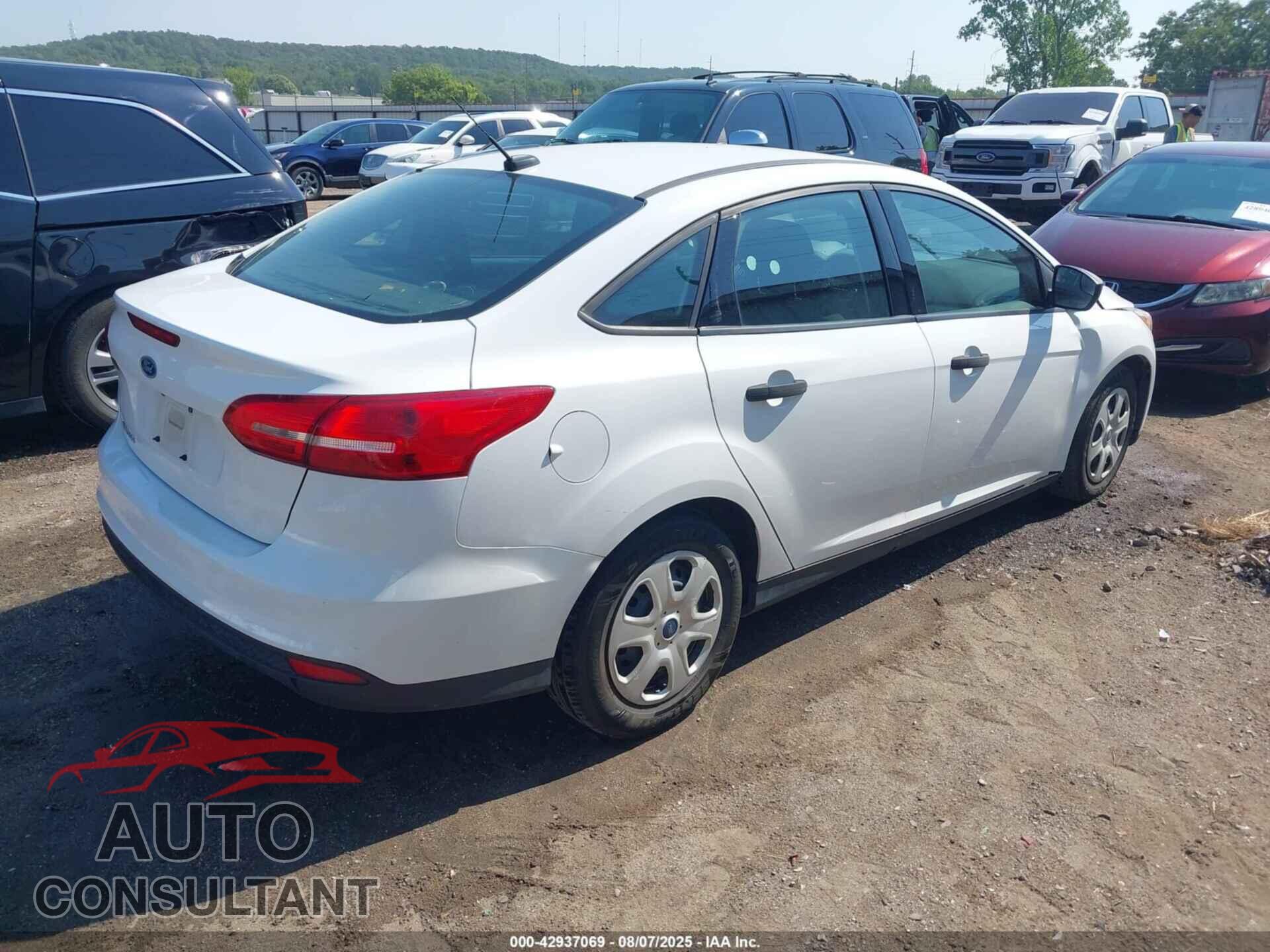FORD FOCUS 2017 - 1FADP3E2XHL306261