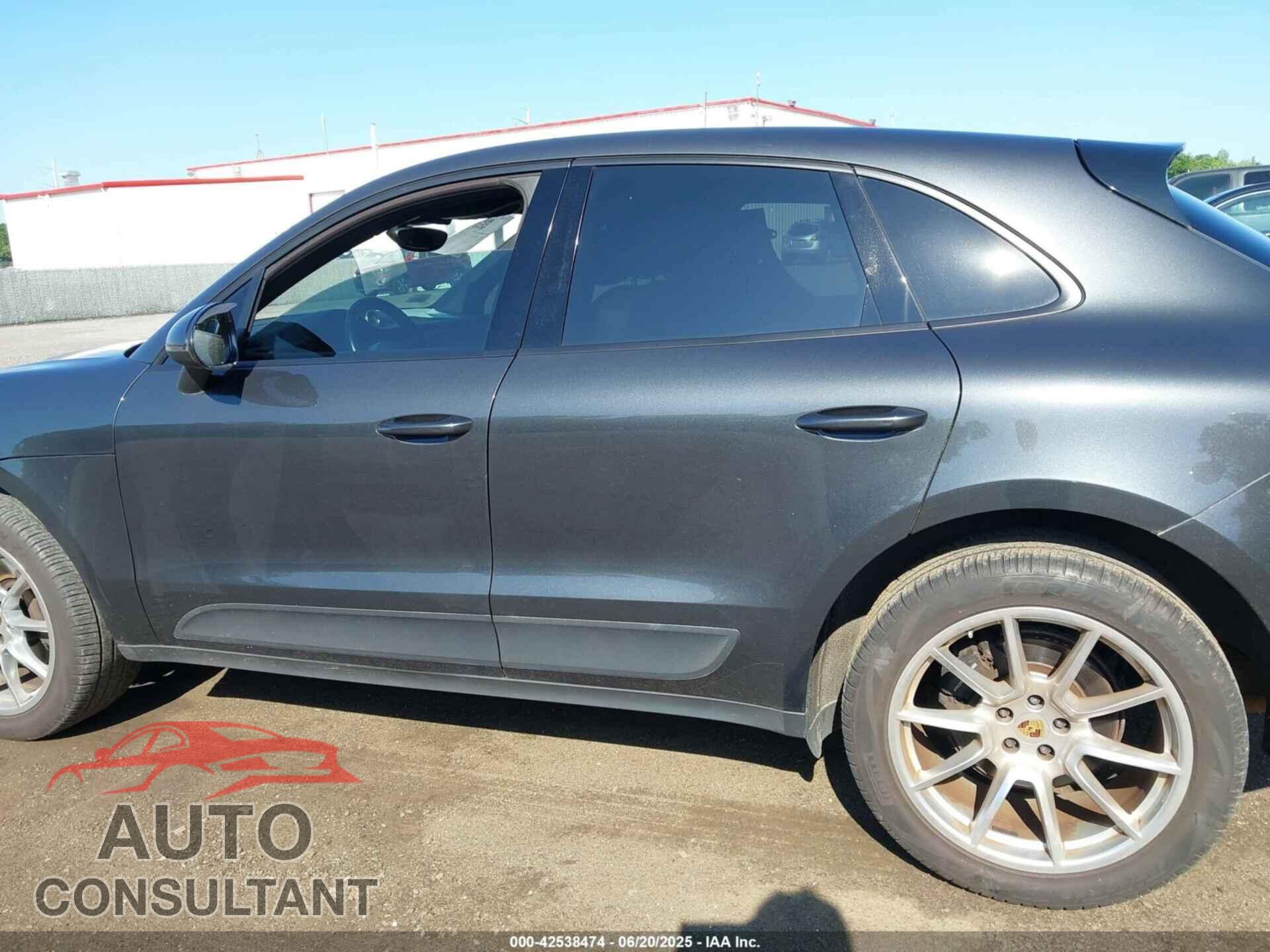 PORSCHE MACAN 2017 - WP1AA2A57HLB08180