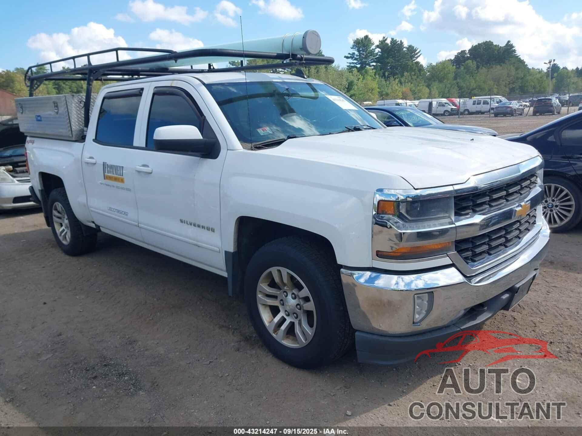 CHEVROLET SILVERADO 1500 2018 - 3GCUKREC1JG258558