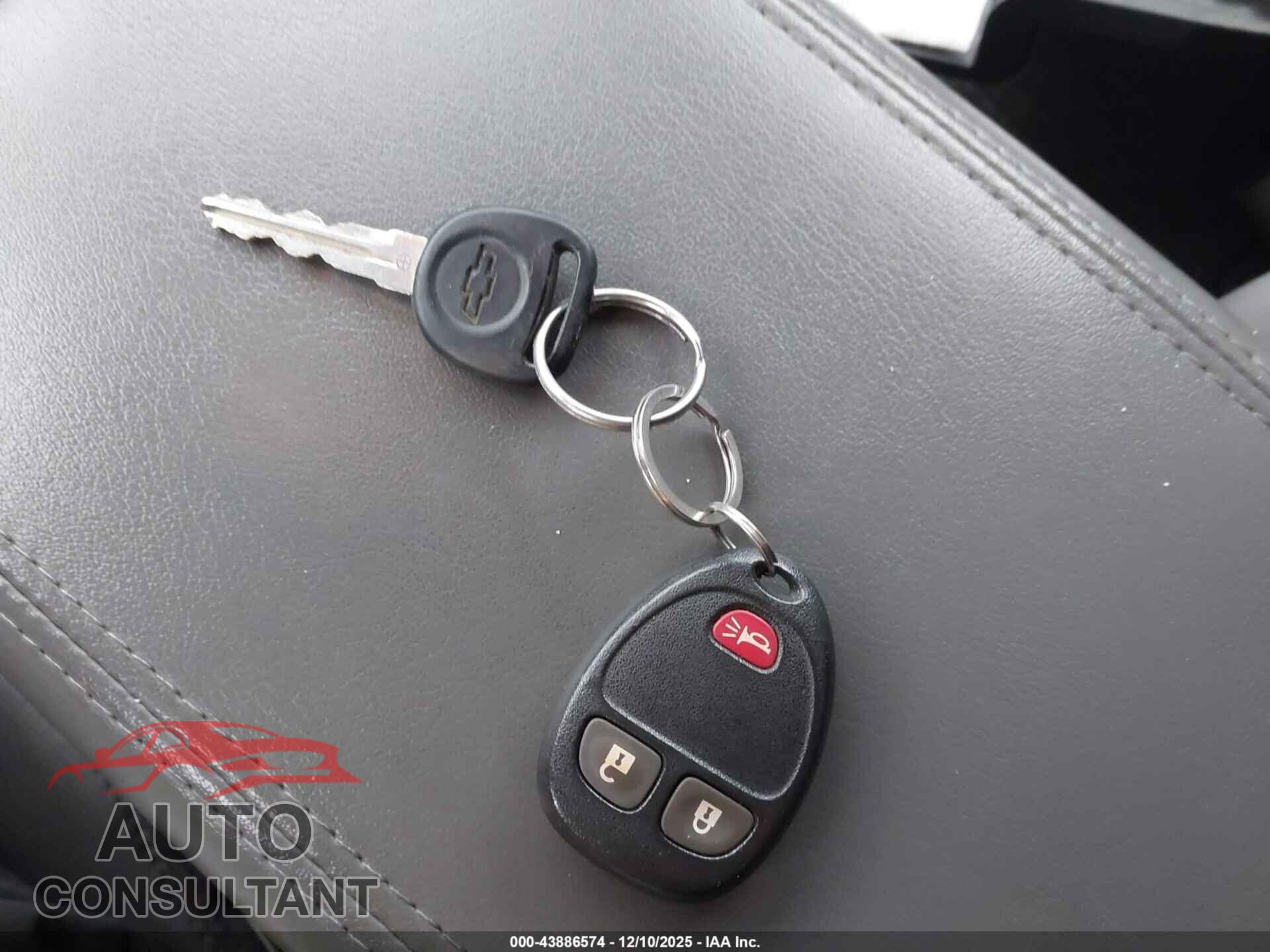 CHEVROLET TRAVERSE 2012 - 1GNKVFED0CJ183818