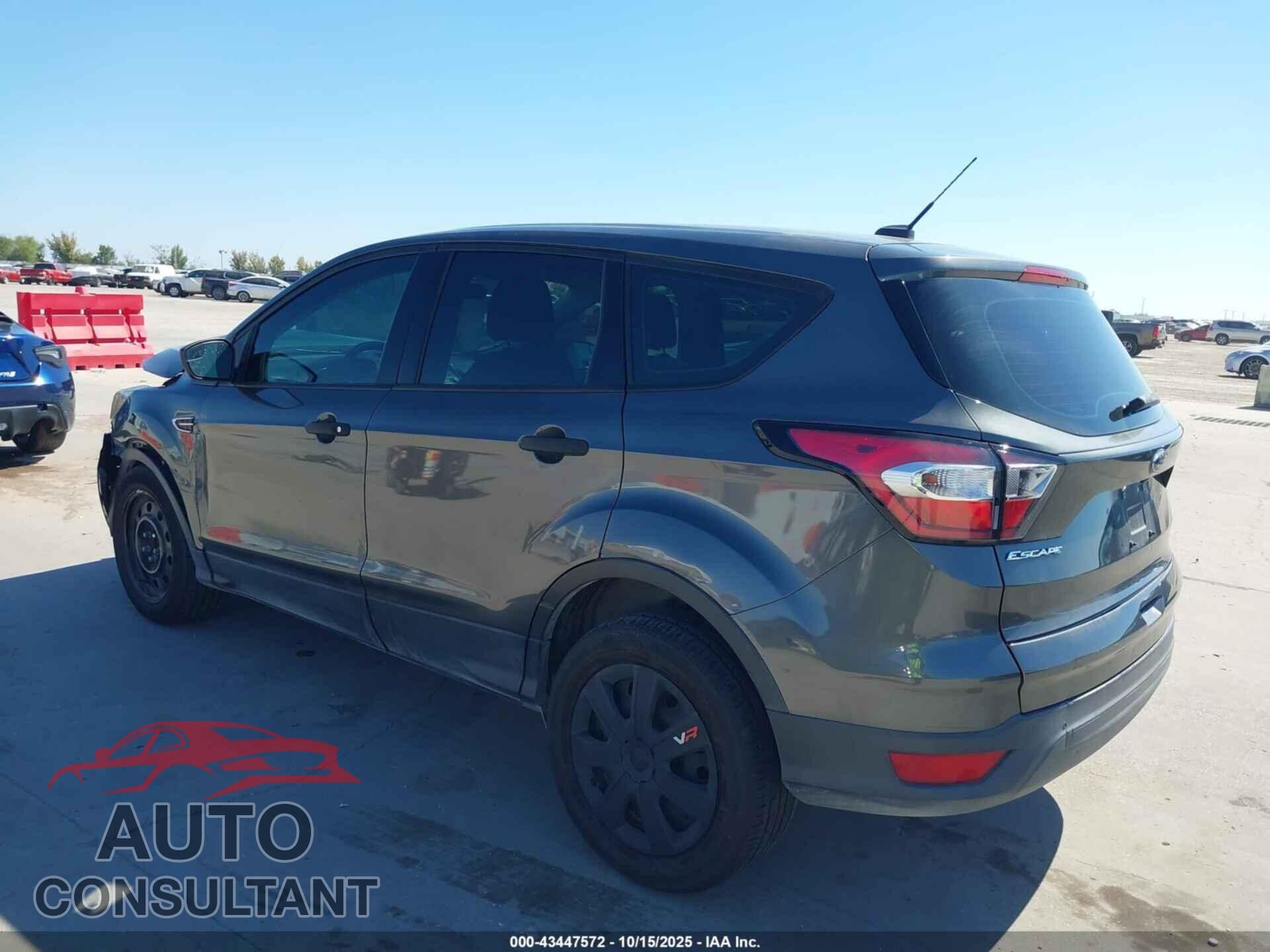 FORD ESCAPE 2017 - 1FMCU0F73HUD19592