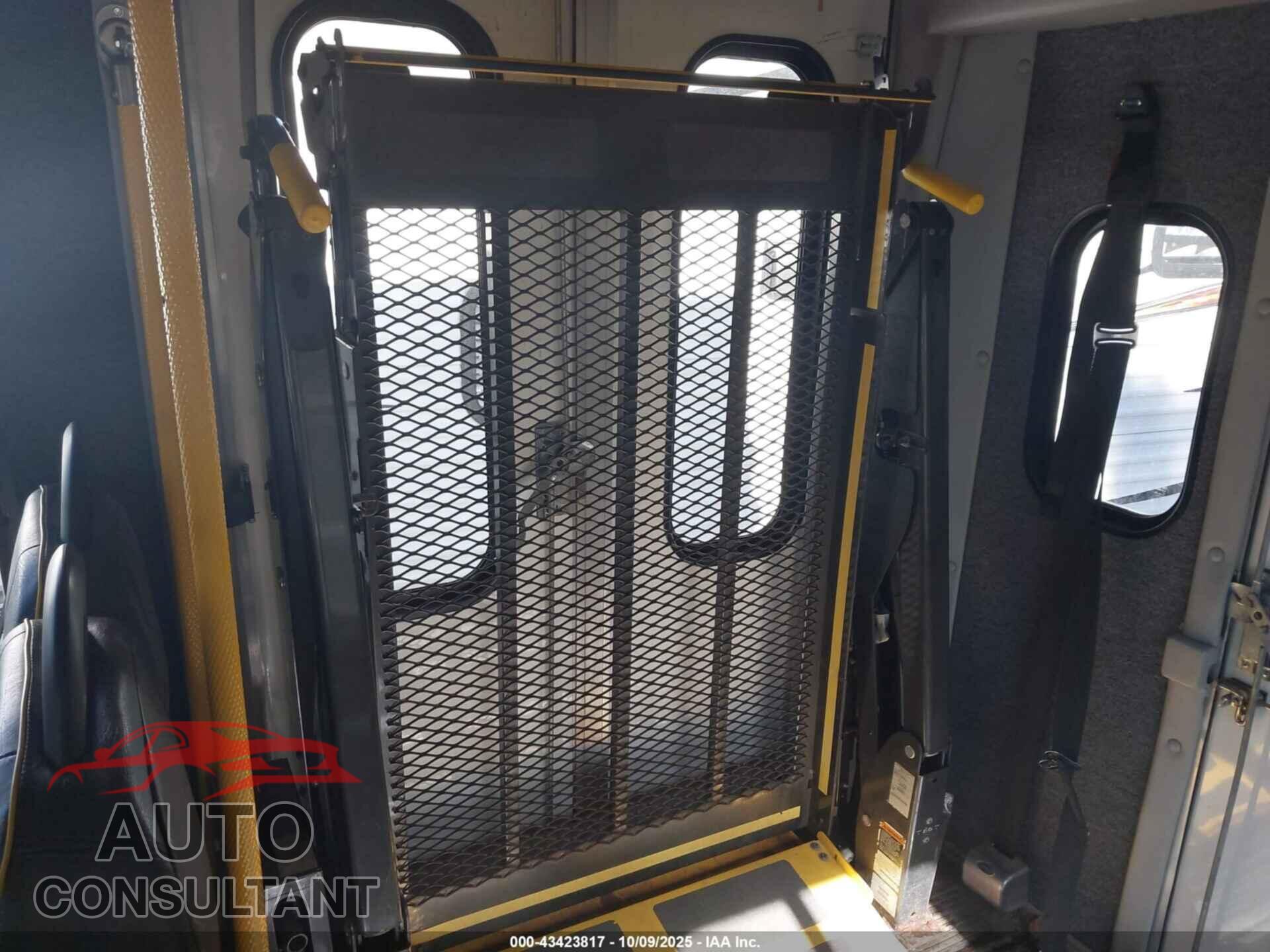FORD E-350 CUTAWAY 2014 - 1FDEE3FL5EDA68817