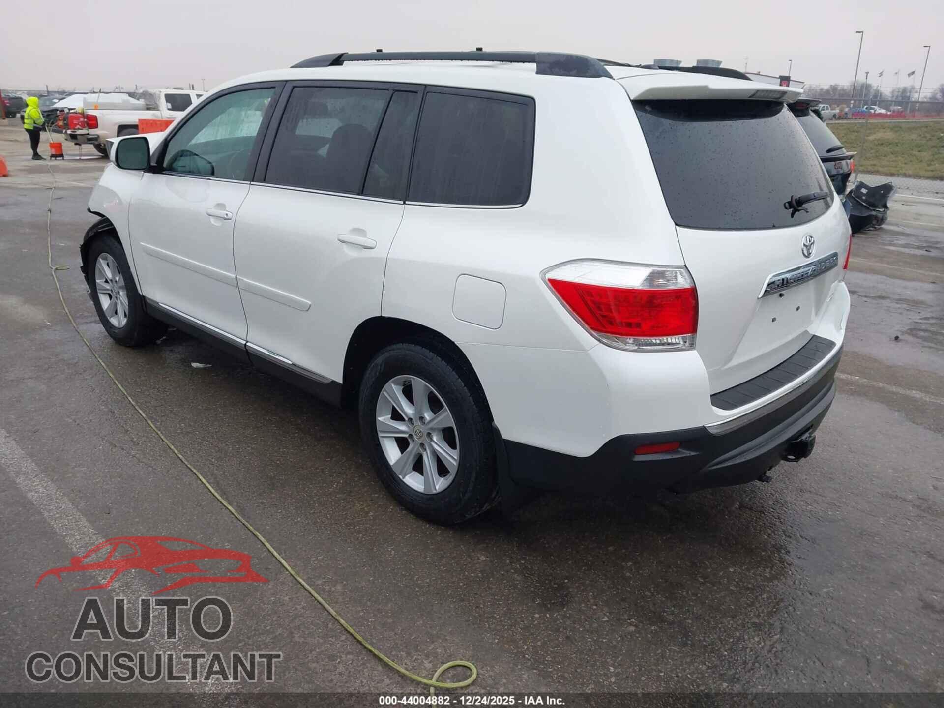 TOYOTA HIGHLANDER 2011 - 5TDBK3EH0BS063098