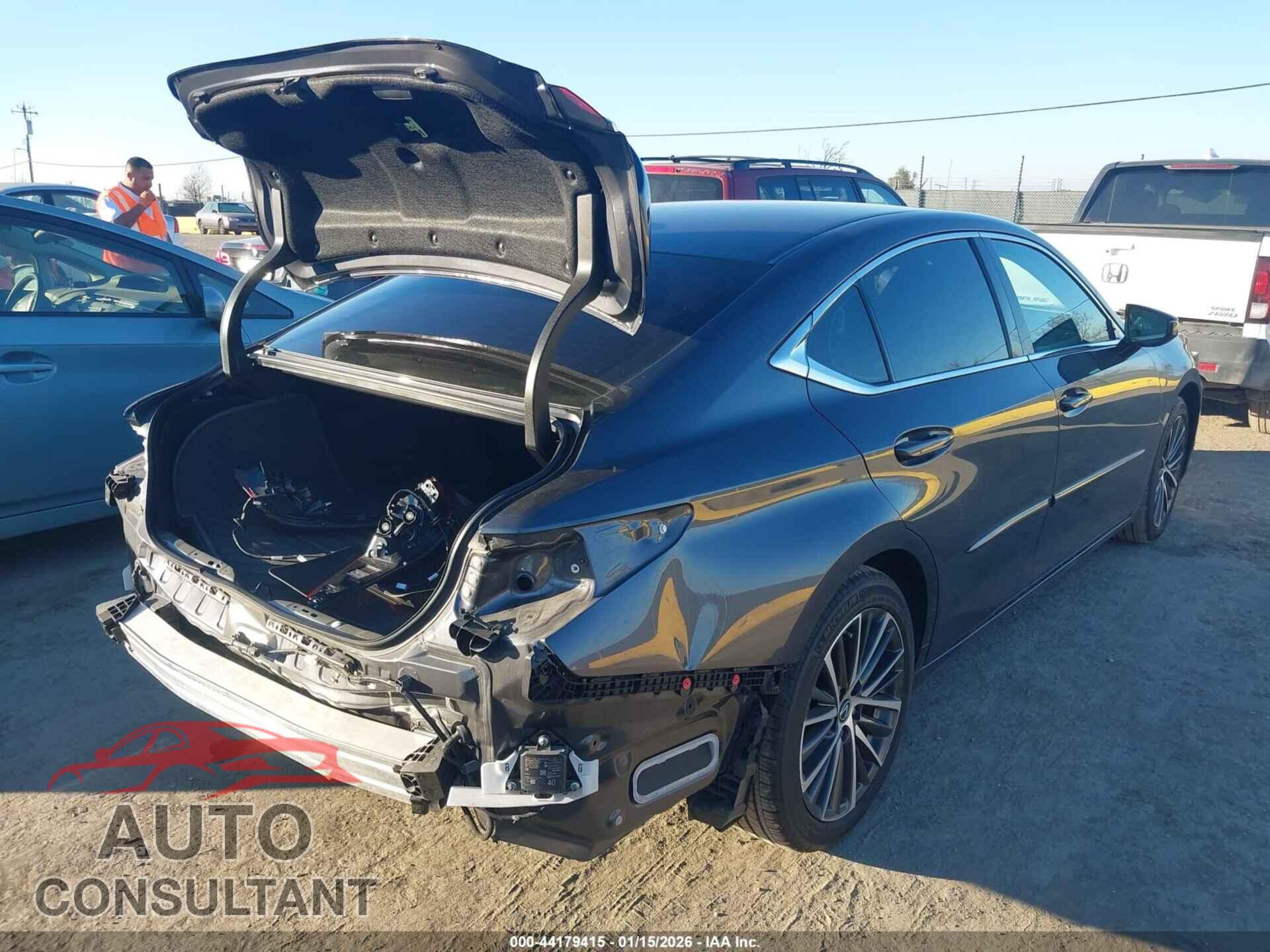 LEXUS ES 300H 2023 - 58ADA1C19PU035247