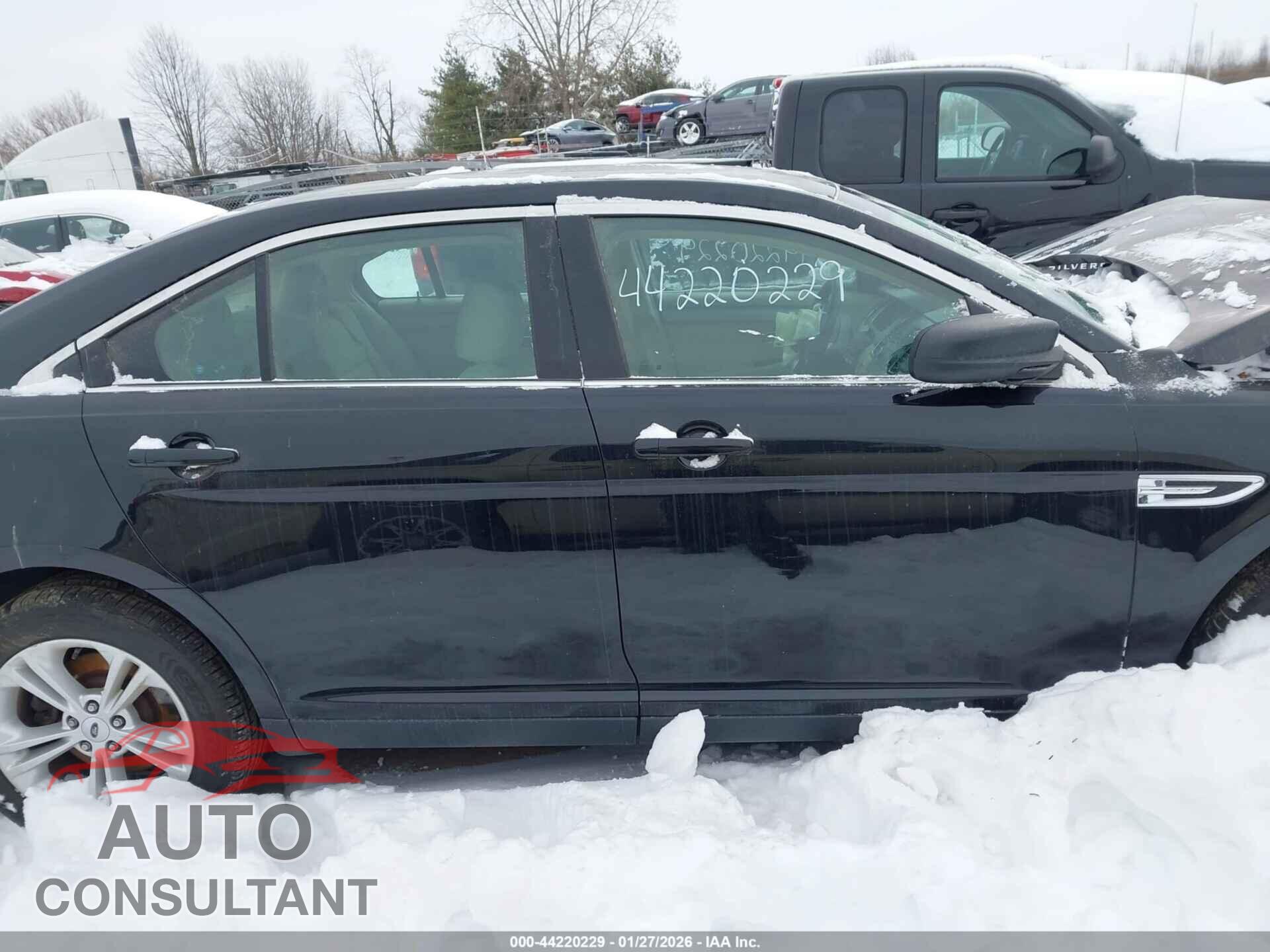 FORD TAURUS 2018 - 1FAHP2D84JG129562
