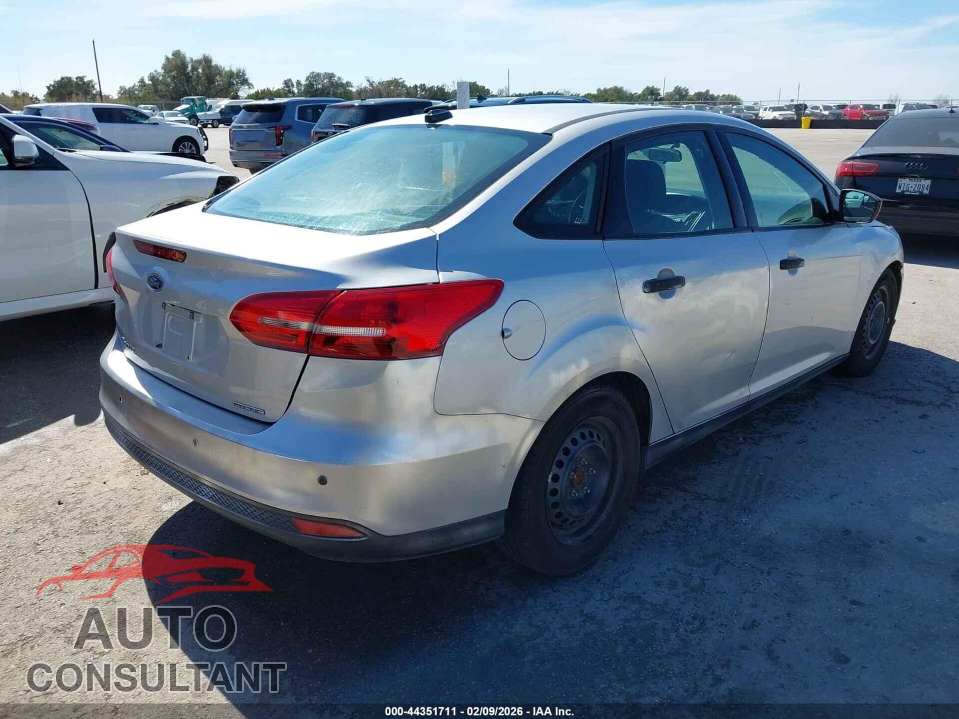 FORD FOCUS 2016 - 1FADP3E27GL366027