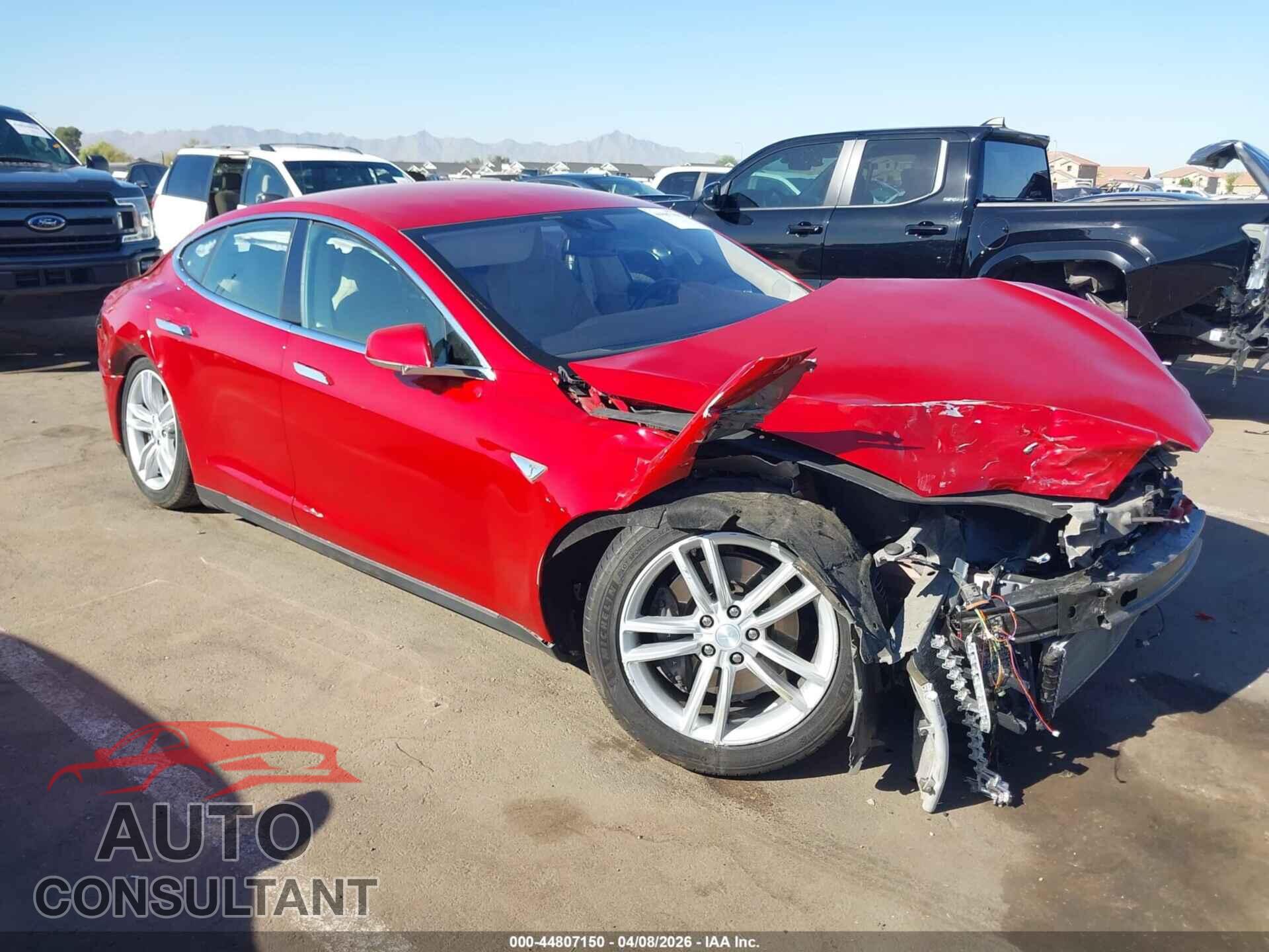TESLA MODEL S 2015 - 5YJSA1E19FF105823