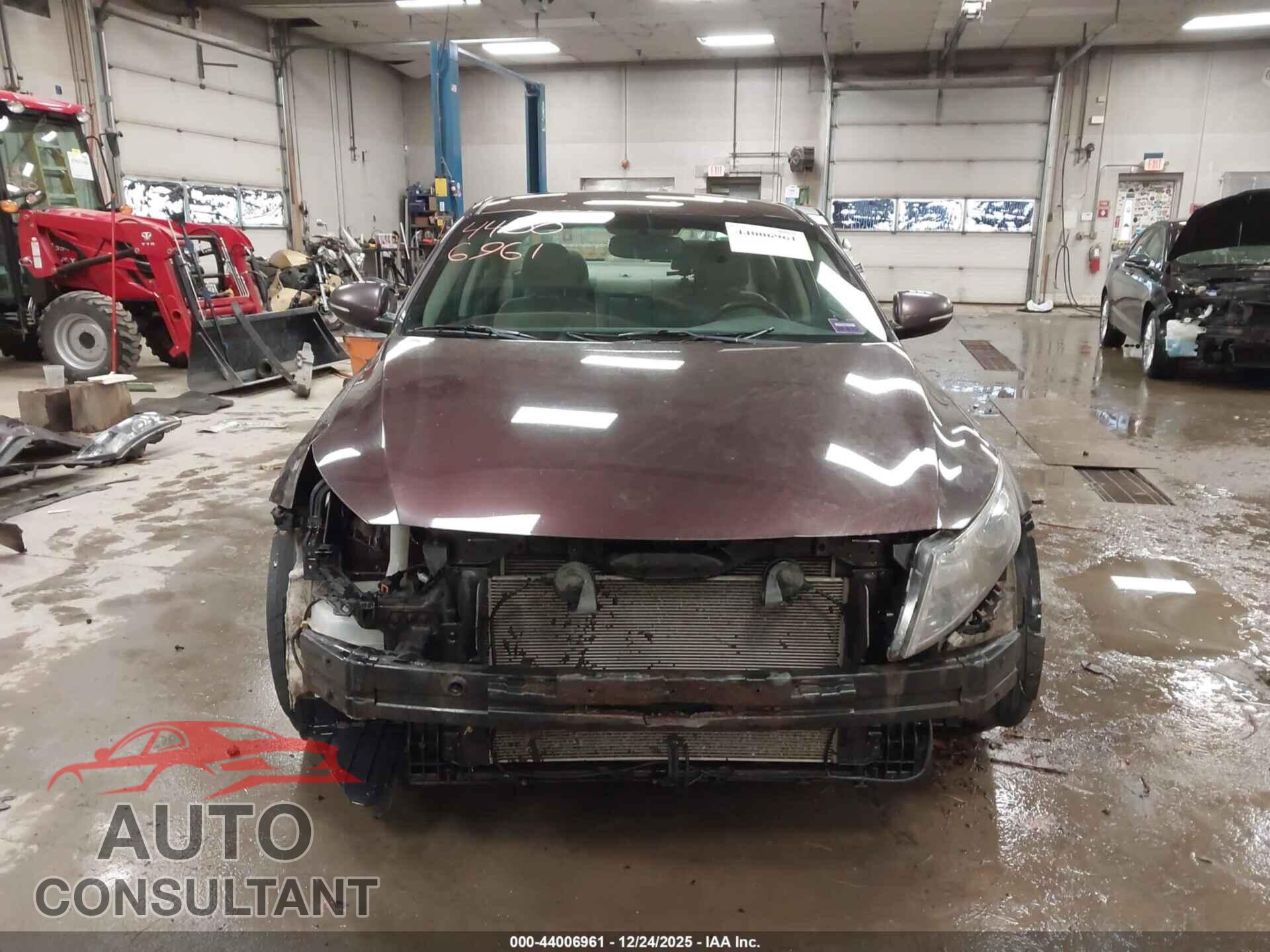 KIA OPTIMA 2011 - KNAGM4A70B5169217