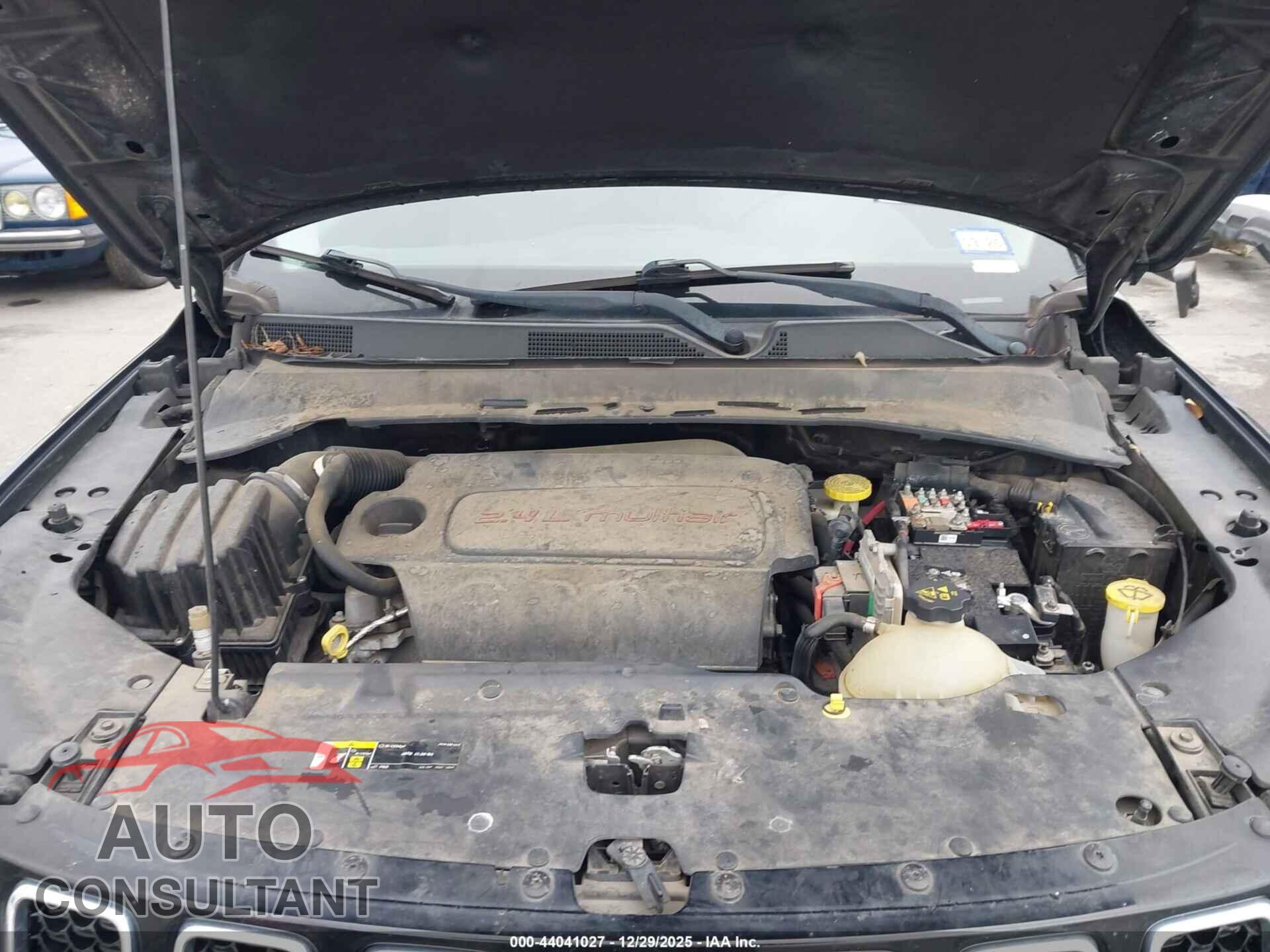JEEP COMPASS 2018 - 3C4NJDBB0JT100936