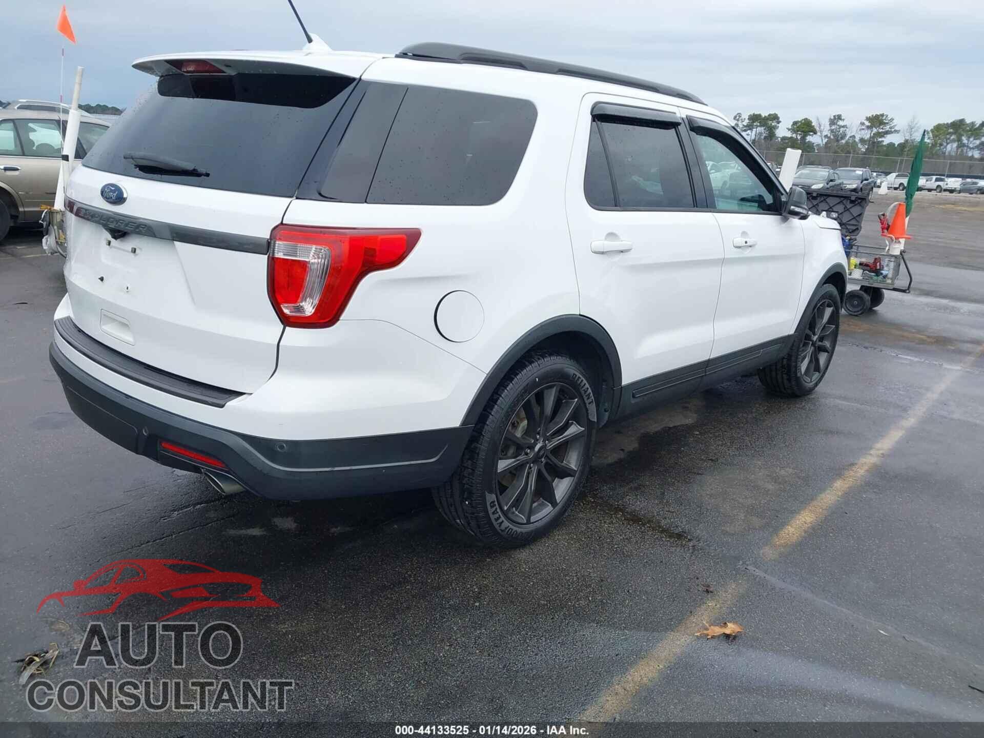 FORD EXPLORER 2018 - 1FM5K7D8XJGB52431