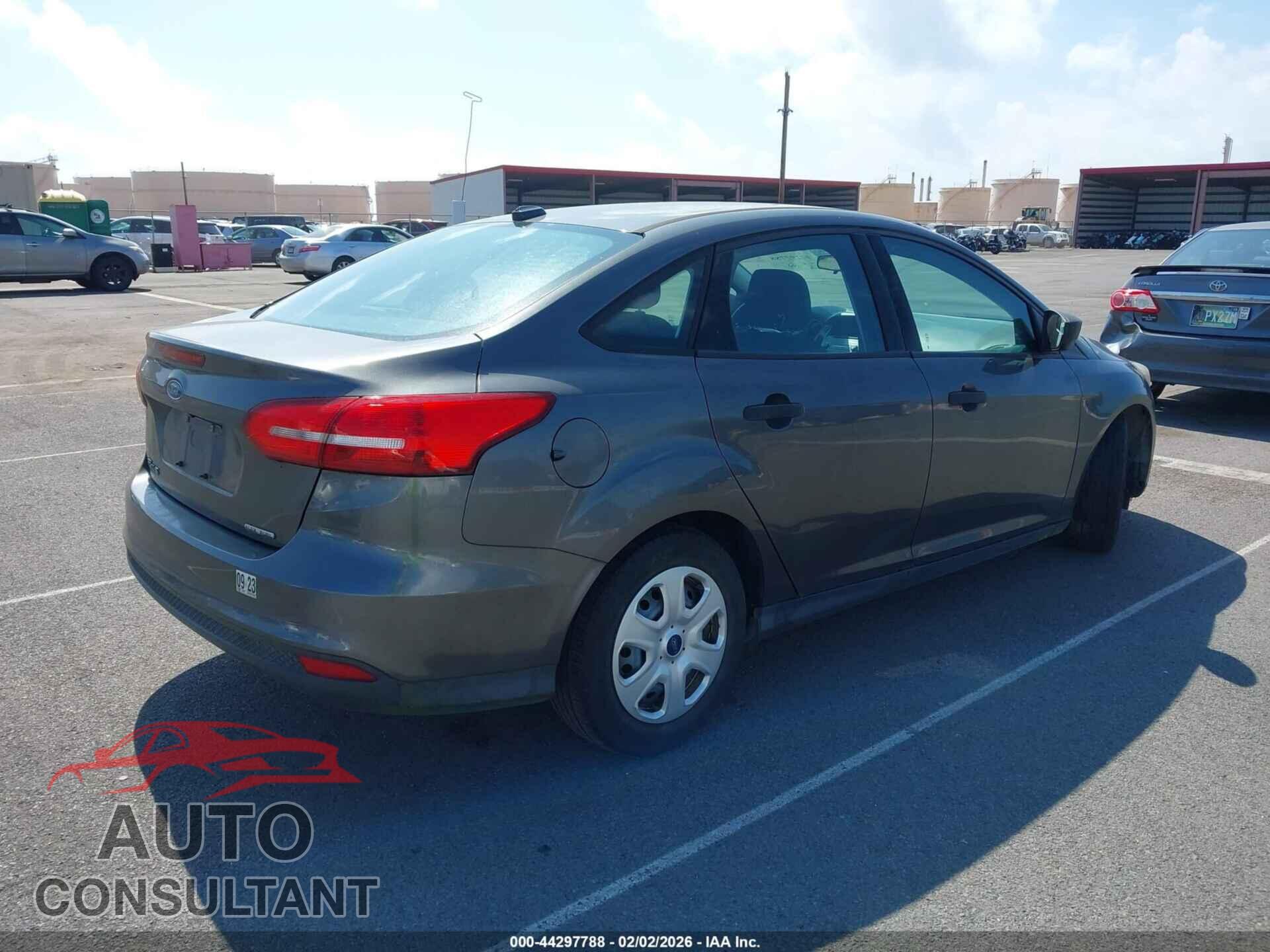 FORD FOCUS 2015 - 1FADP3E29FL304658