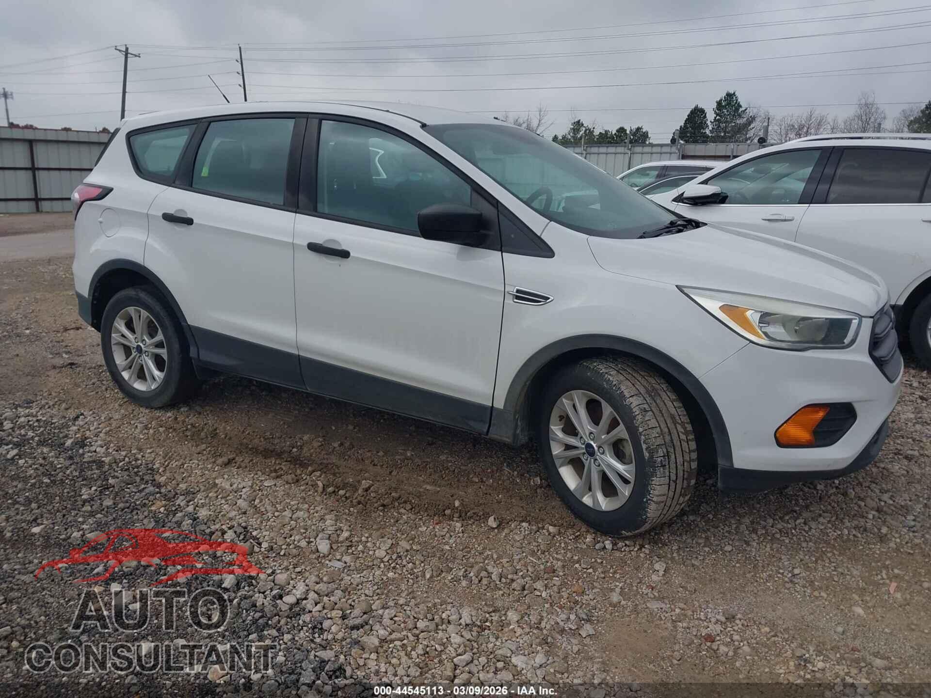 FORD ESCAPE 2017 - 1FMCU0F74HUD86136