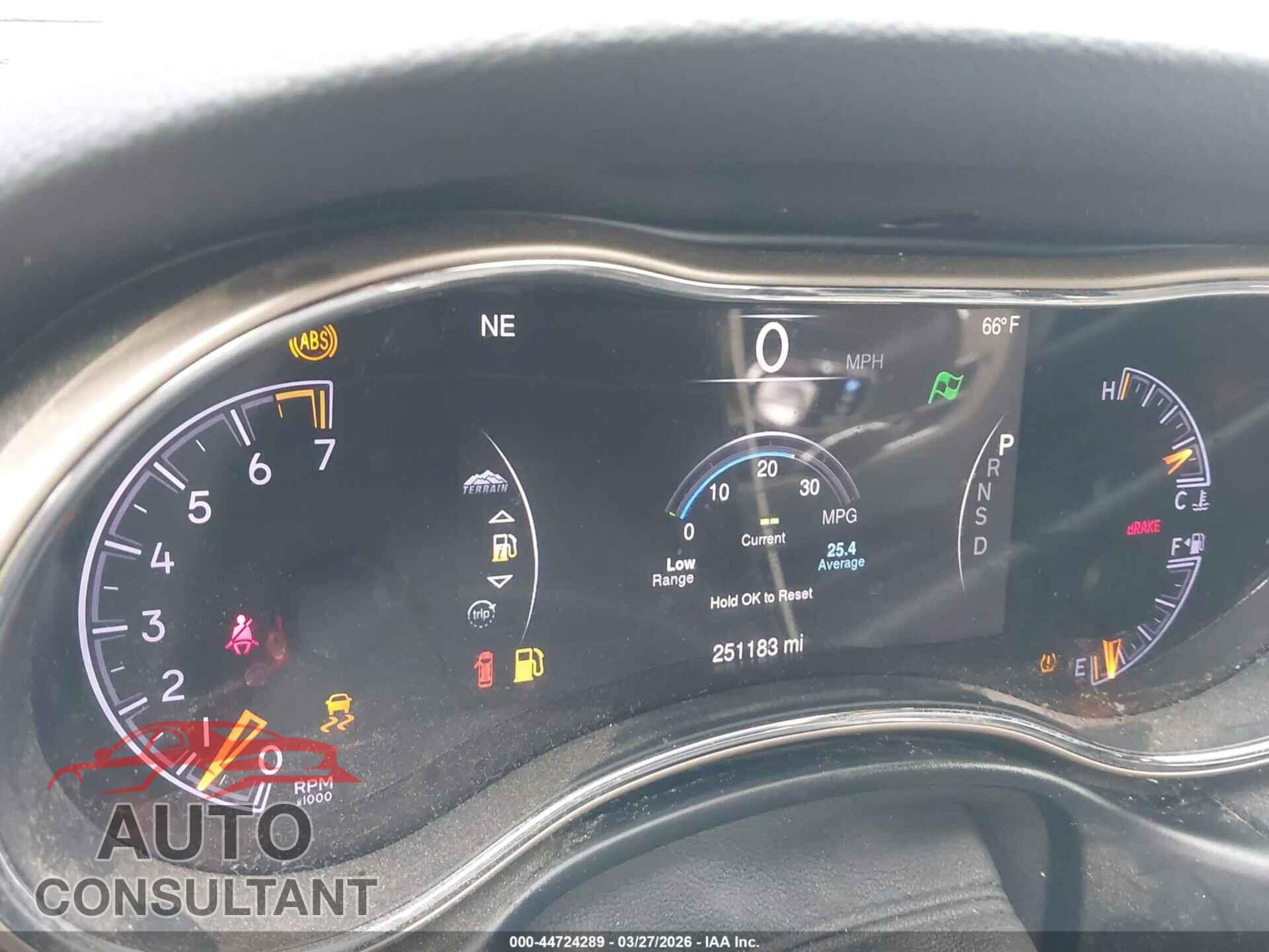 JEEP GRAND CHEROKEE 2015 - 1C4RJFBG8FC818813