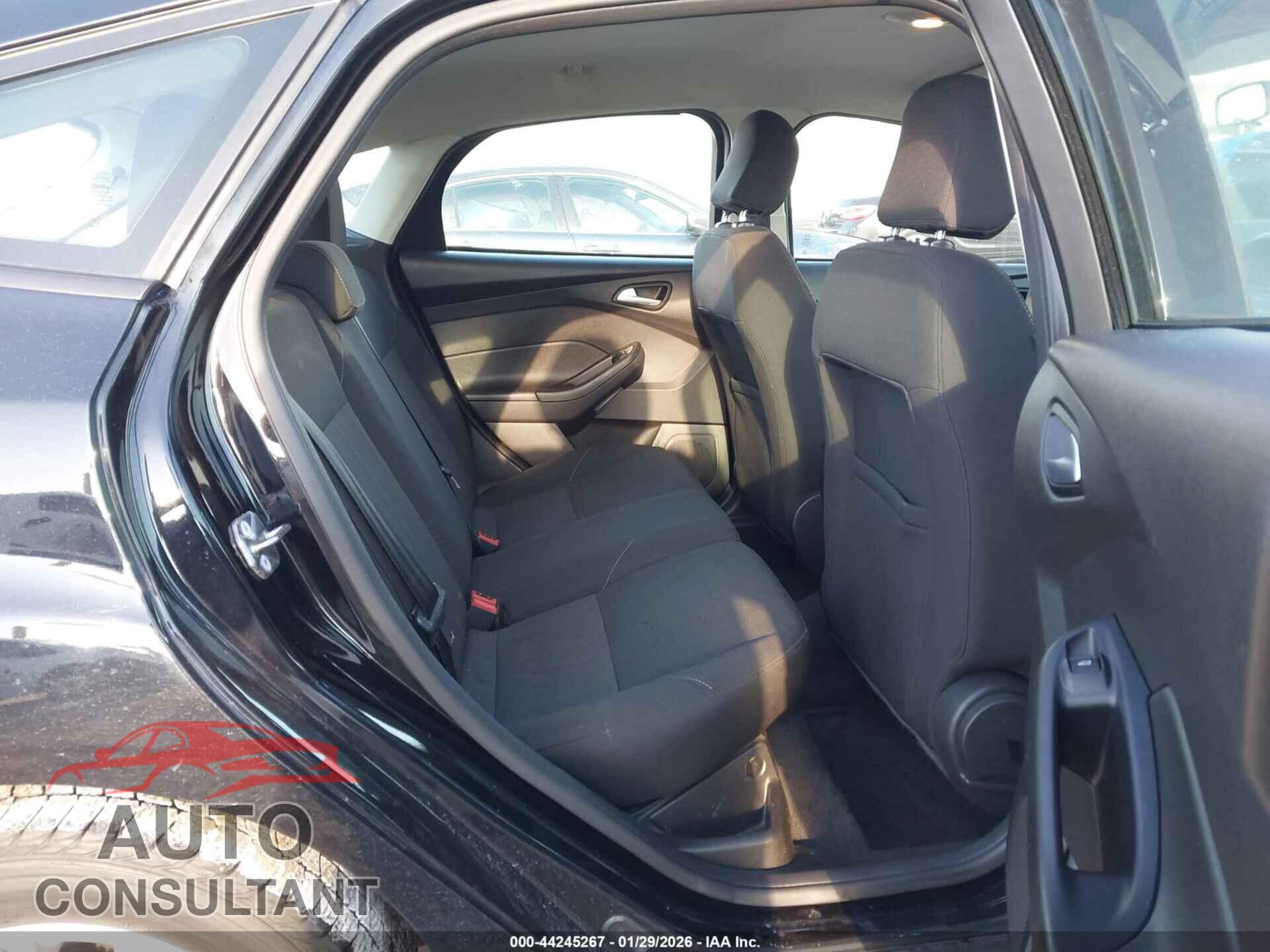 FORD FOCUS 2017 - 1FADP3K25HL227357