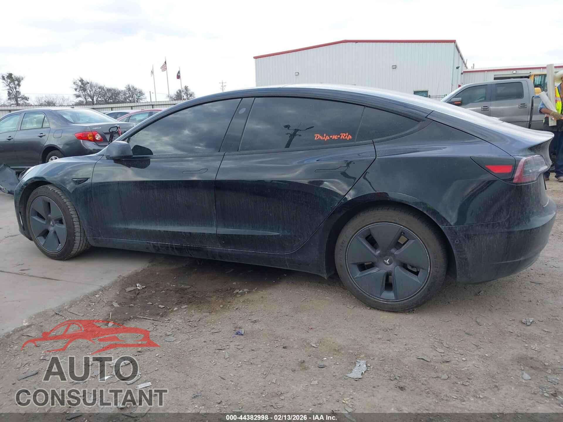 TESLA MODEL 3 2021 - 5YJ3E1EA4MF143711