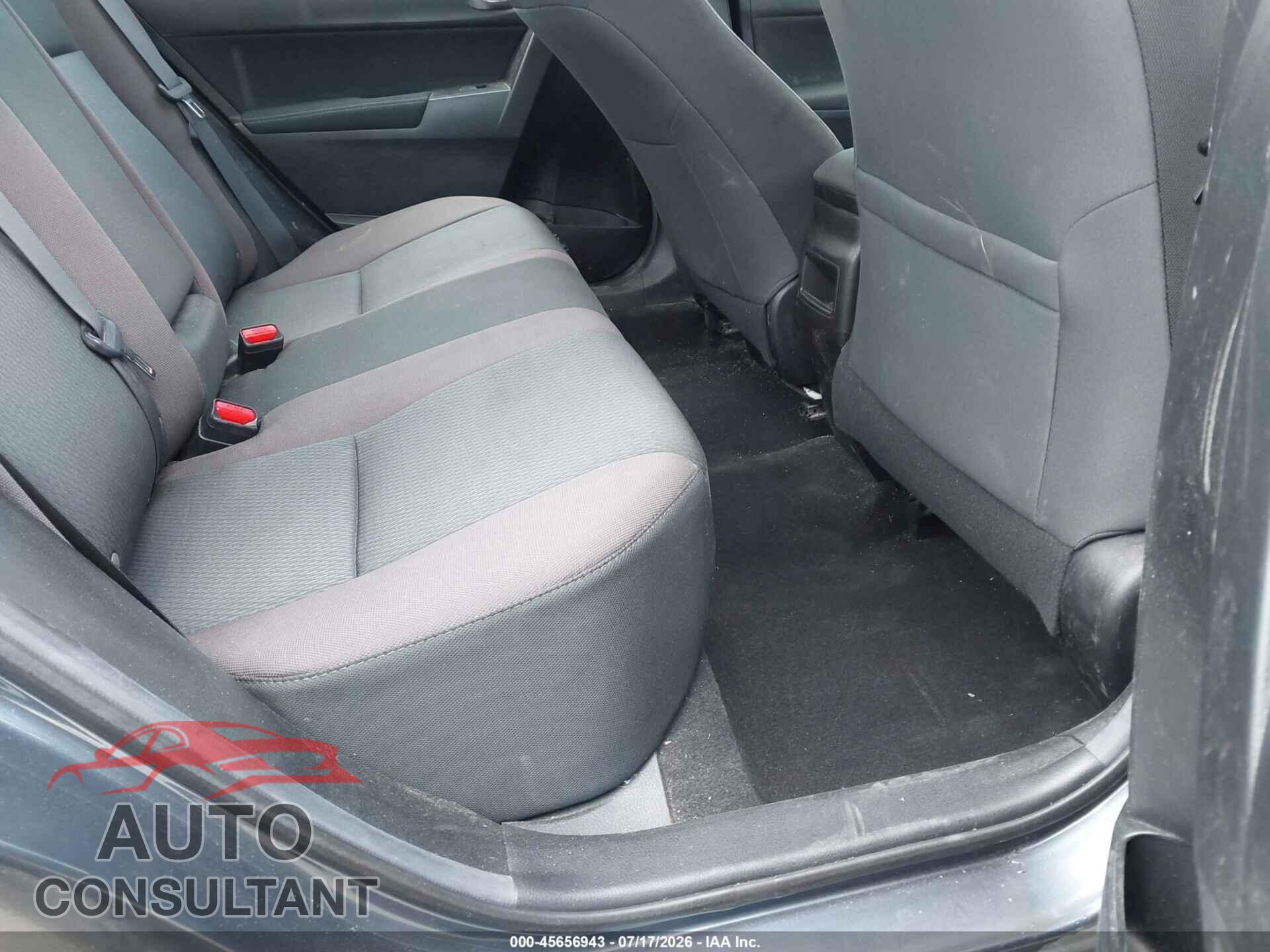 TOYOTA COROLLA 2018 - 5YFBURHE5JP791103