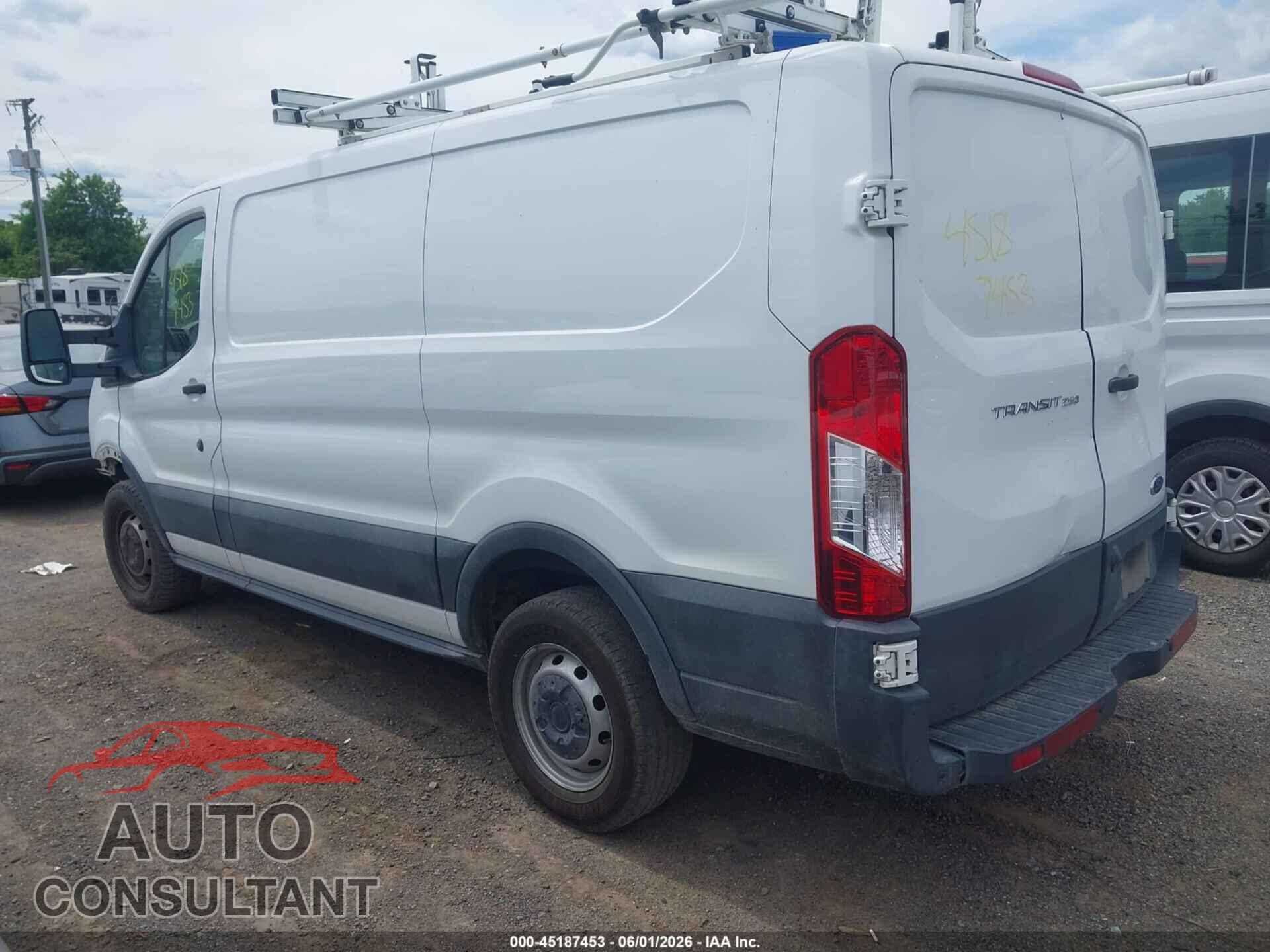 FORD TRANSIT-250 2017 - 1FTYR1YM8HKB43784