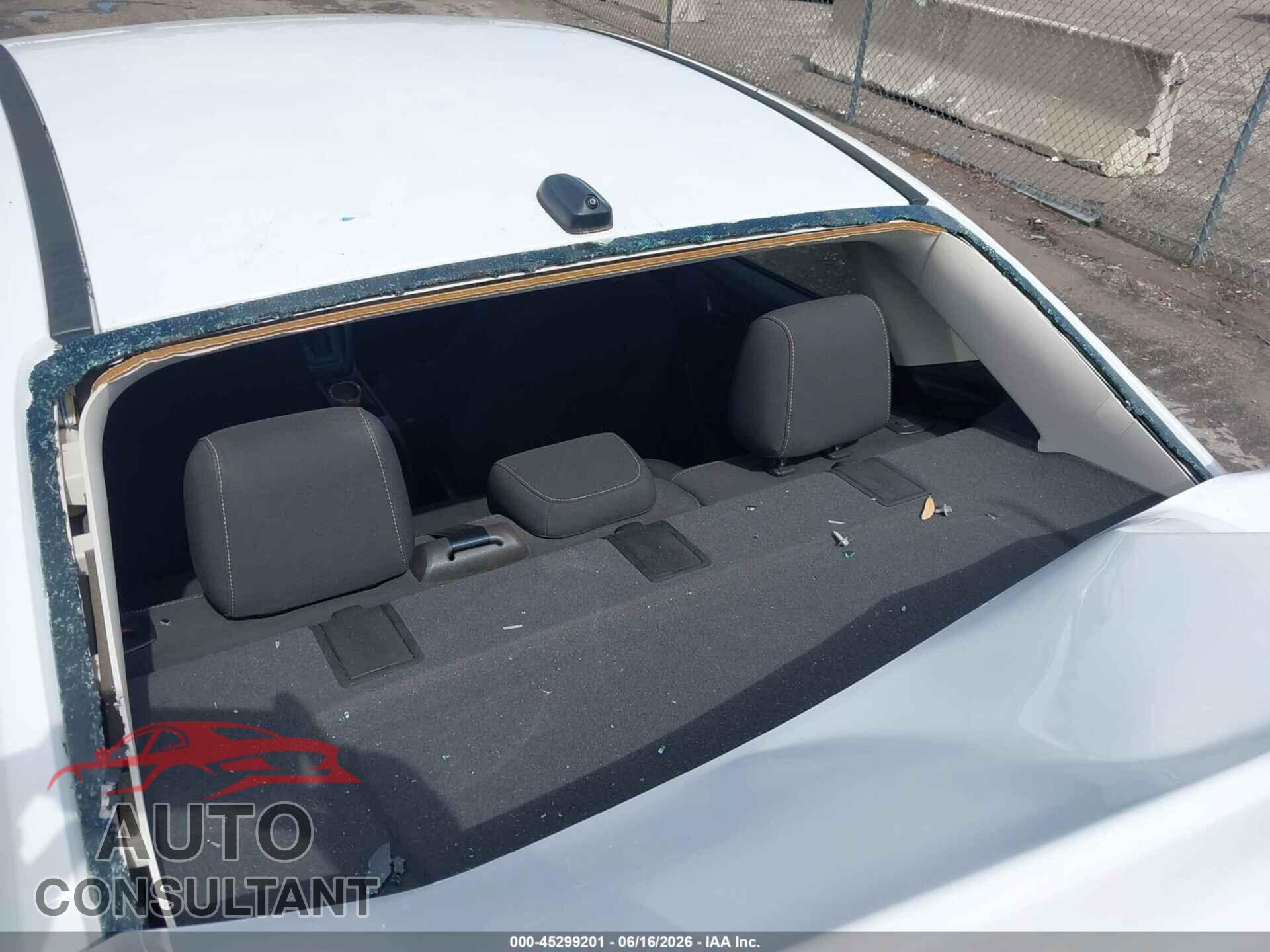 FORD FOCUS 2016 - 1FADP3E24GL356572