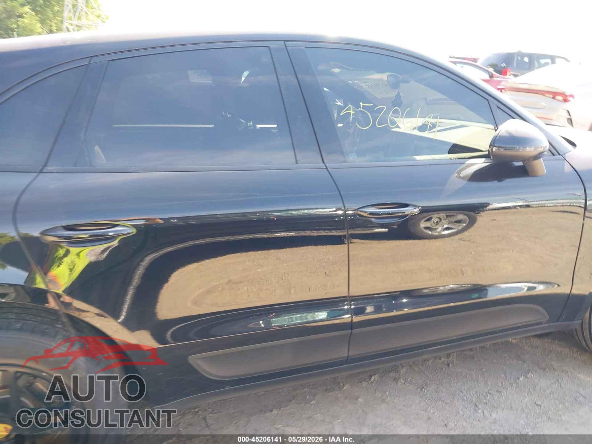 PORSCHE MACAN 2018 - WP1AA2A51JLB11064