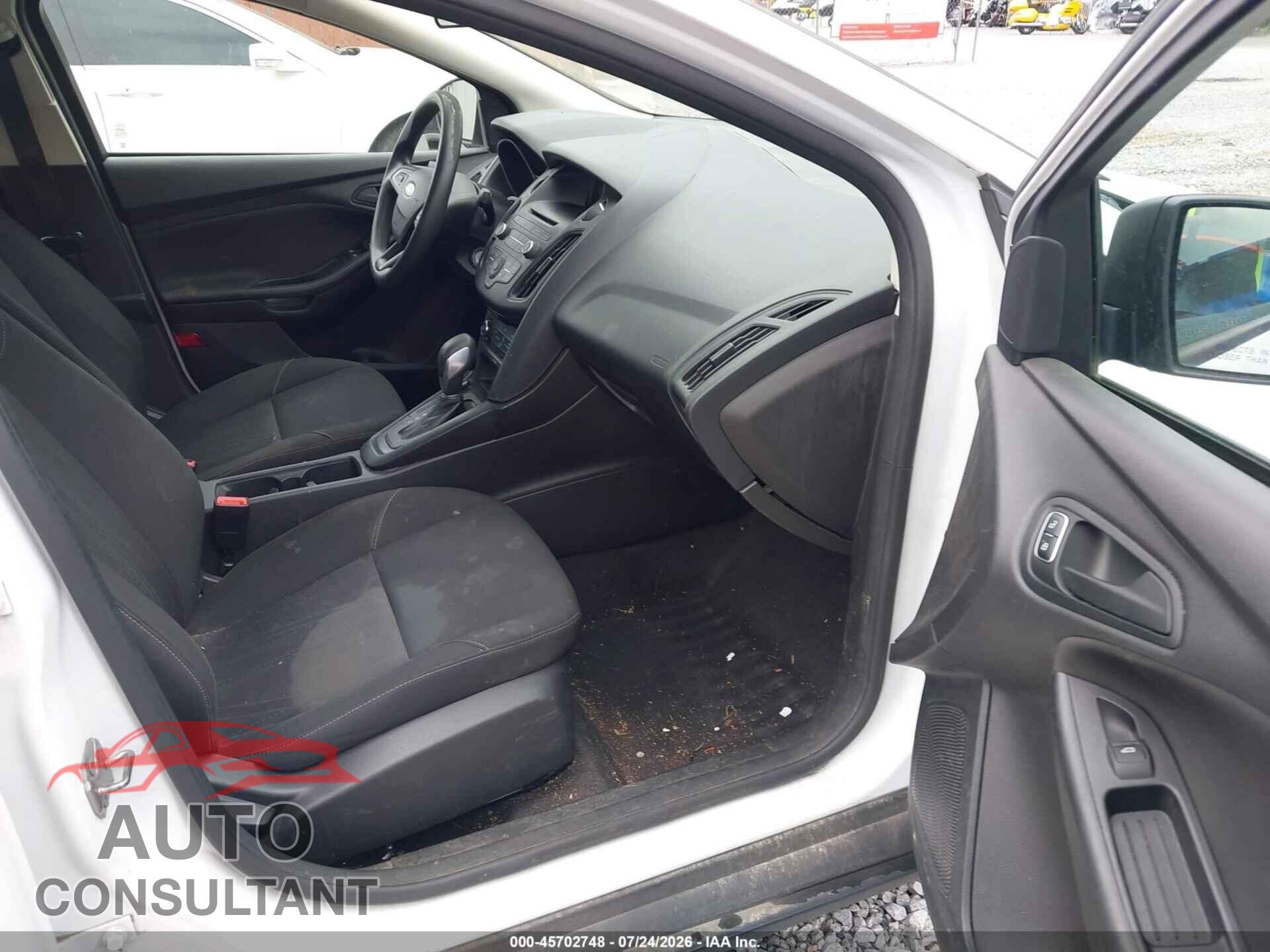FORD FOCUS 2017 - 1FADP3E20HL302851