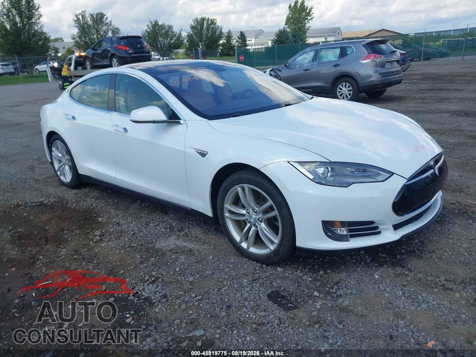 TESLA MODEL S 2013 - 5YJSA1DP2DFP13475