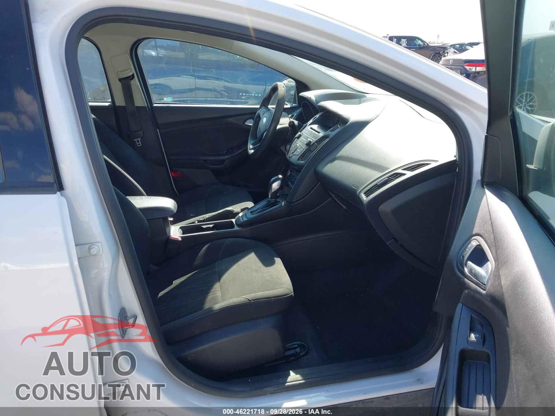 FORD FOCUS 2017 - 1FADP3F23HL217338