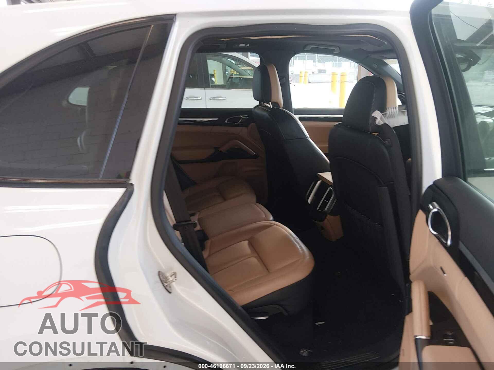 PORSCHE CAYENNE 2016 - WP1AA2A29GLA06299
