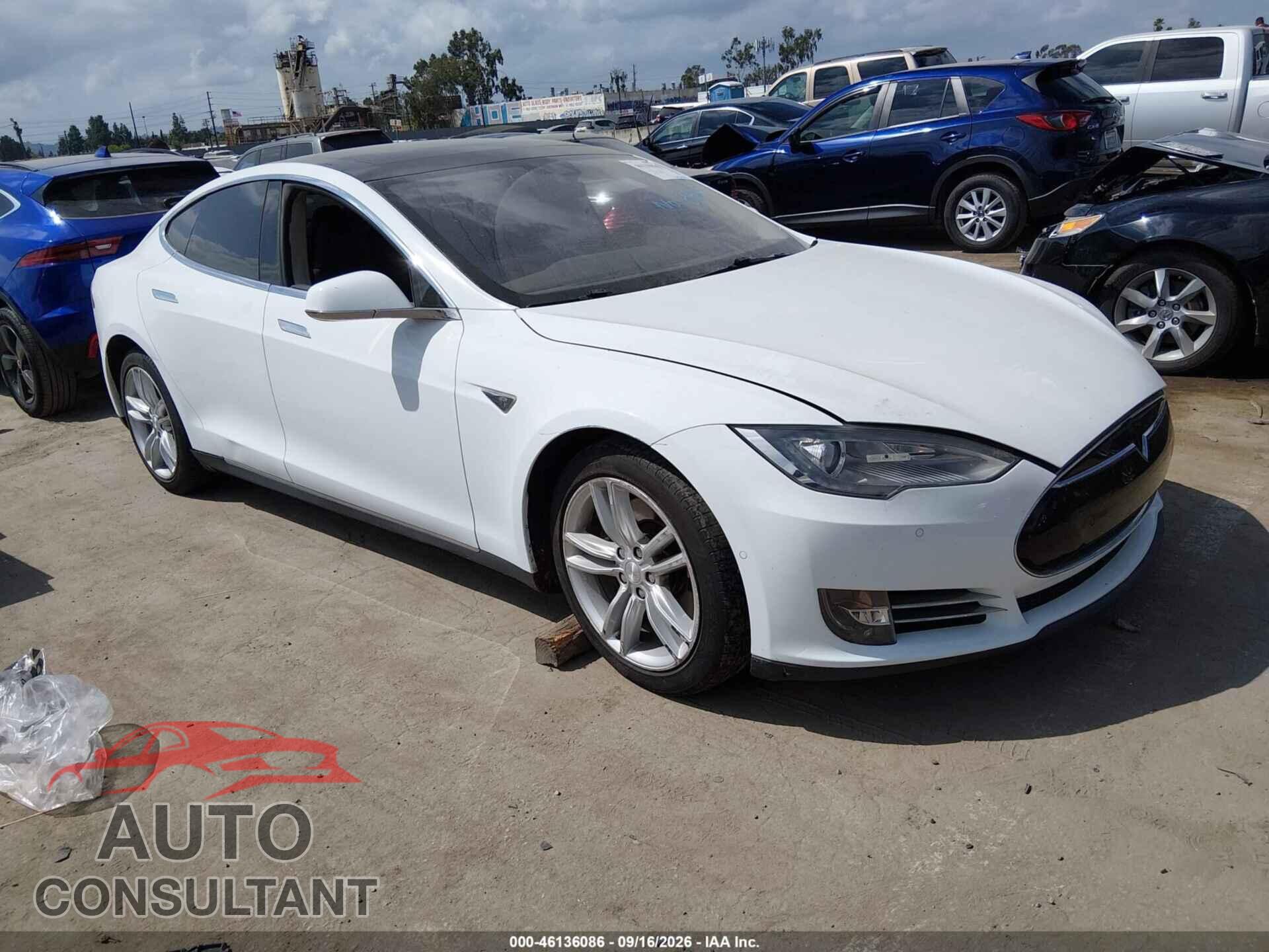 TESLA MODEL S 2015 - 5YJSA1S24FF093867