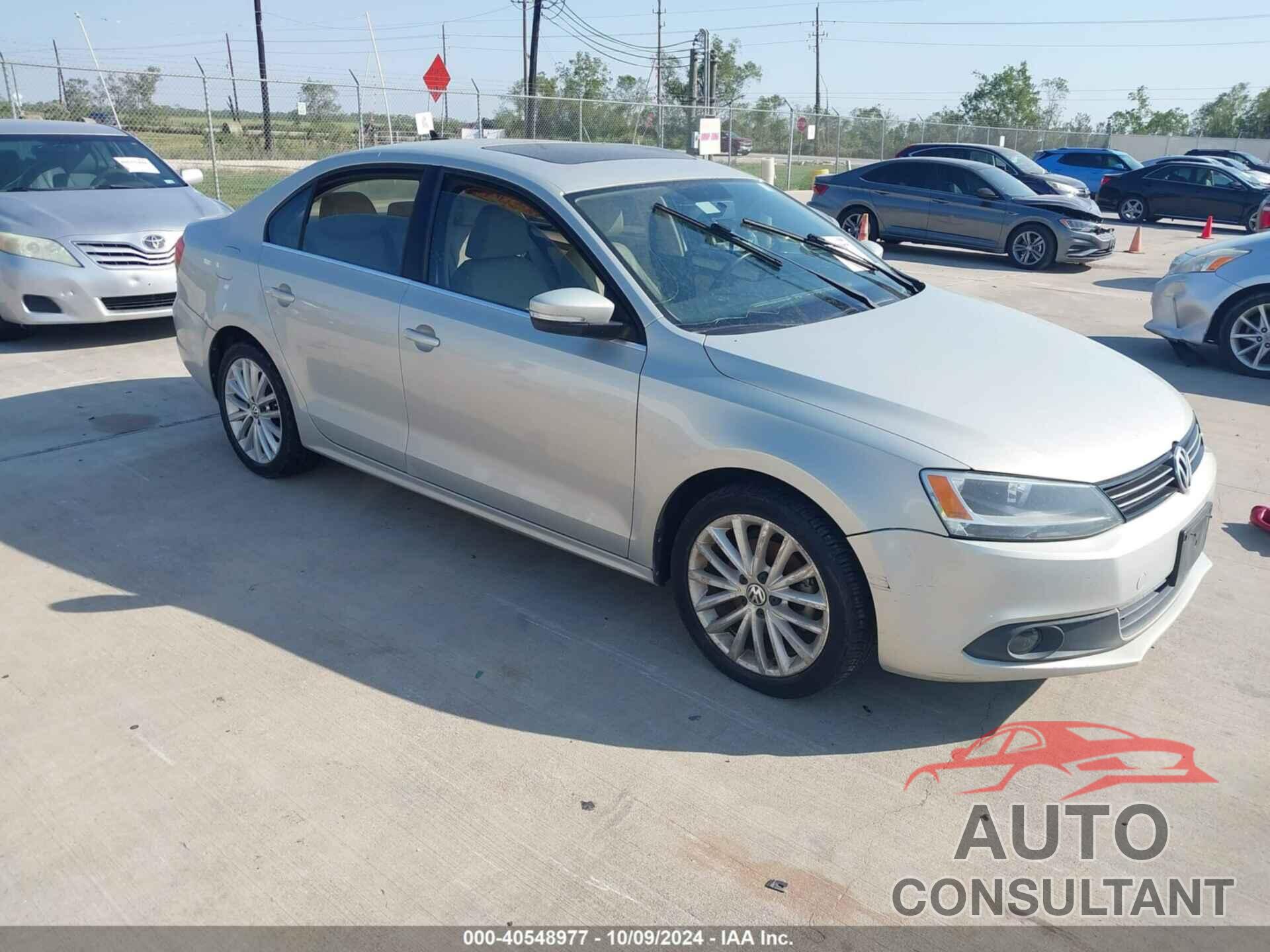 VOLKSWAGEN JETTA 2011 - 3VWLX7AJ8BM399312