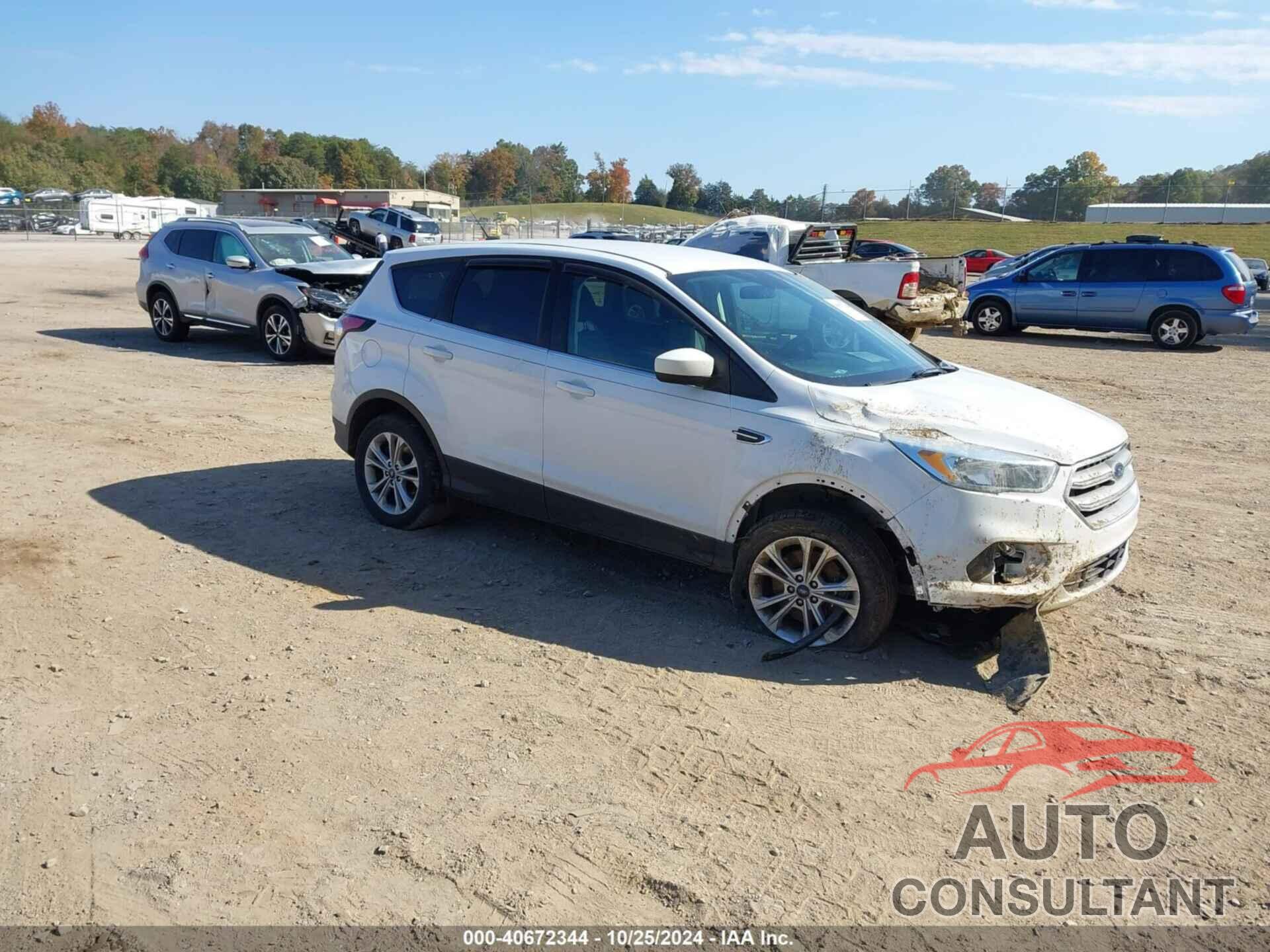 FORD ESCAPE 2017 - 1FMCU9GD0HUB28141