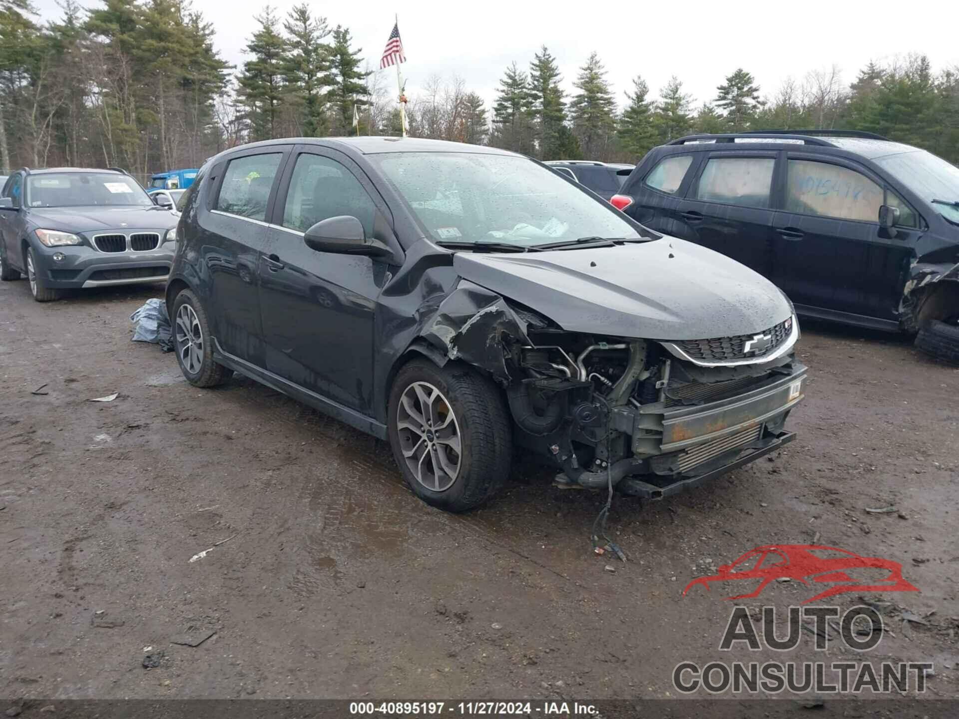 CHEVROLET SONIC 2019 - 1G1JD6SB9K4150185