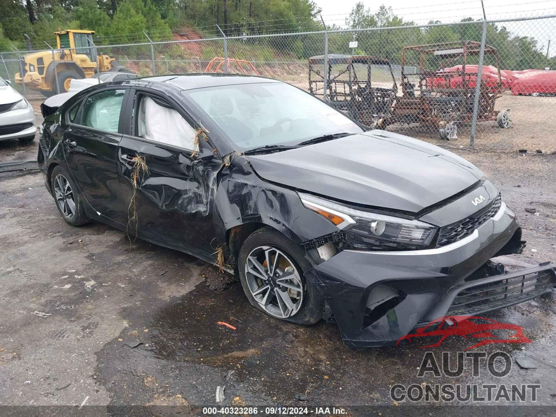 KIA FORTE 2023 - 3KPF24AD5PE650117