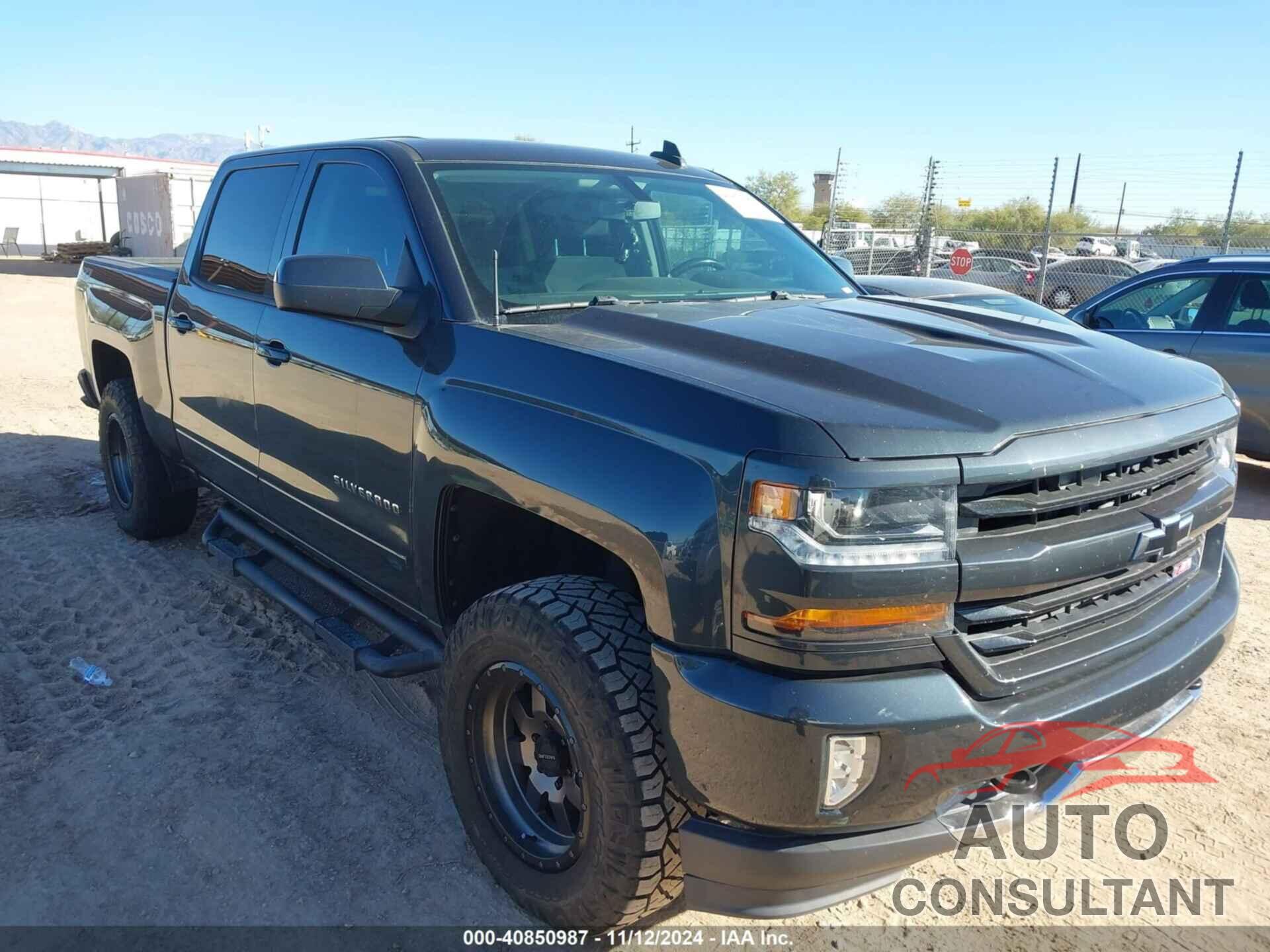 CHEVROLET SILVERADO 1500 2018 - 3GCUKREC2JG261193