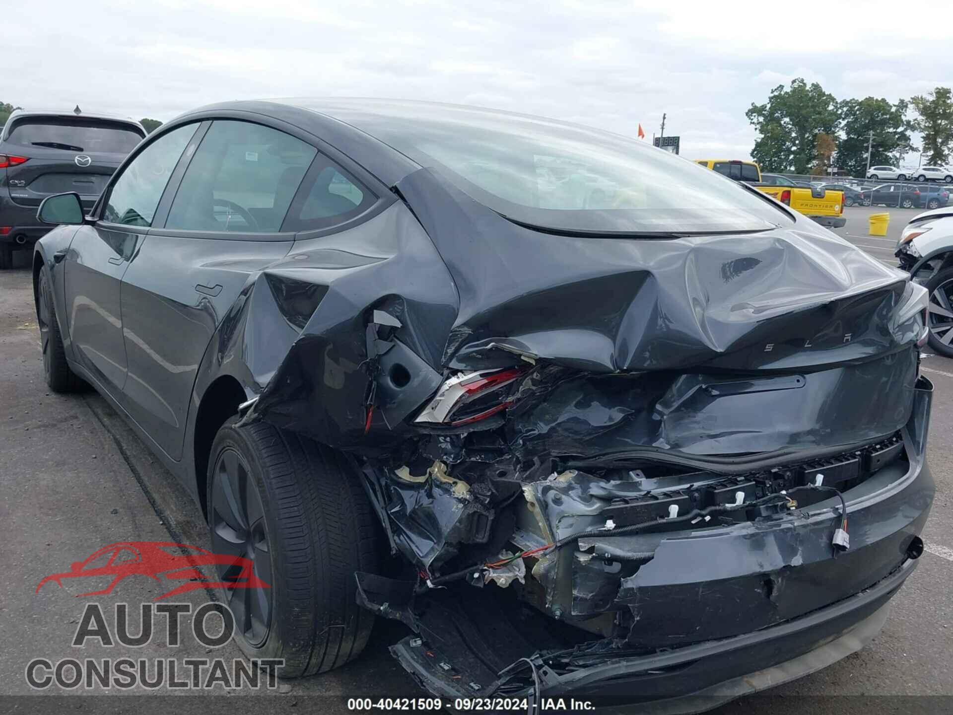 TESLA MODEL 3 2024 - 5YJ3E1EA2RF729881