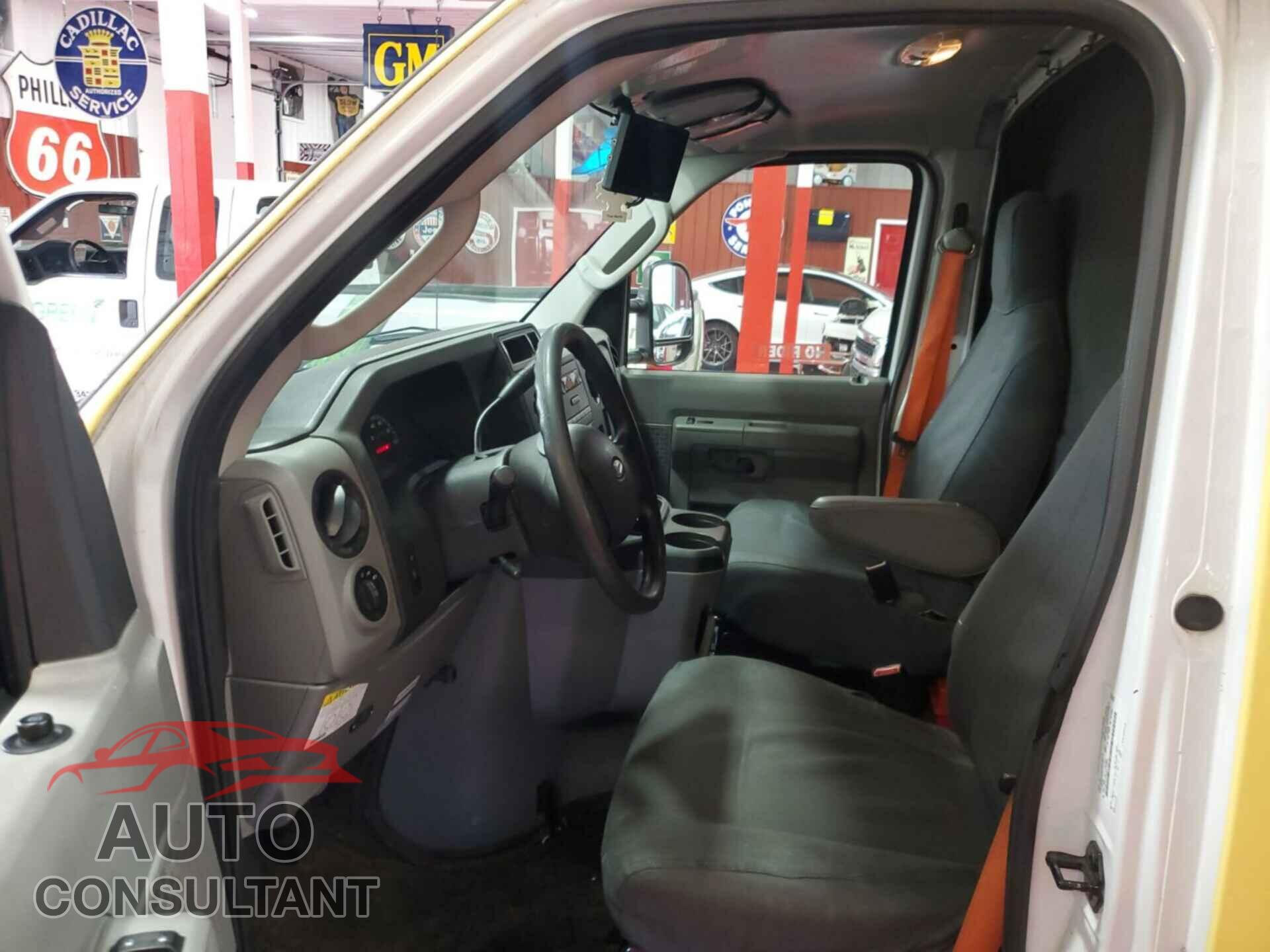 FORD ECONOLINE 2018 - 1FDXE4FS4JDC18982