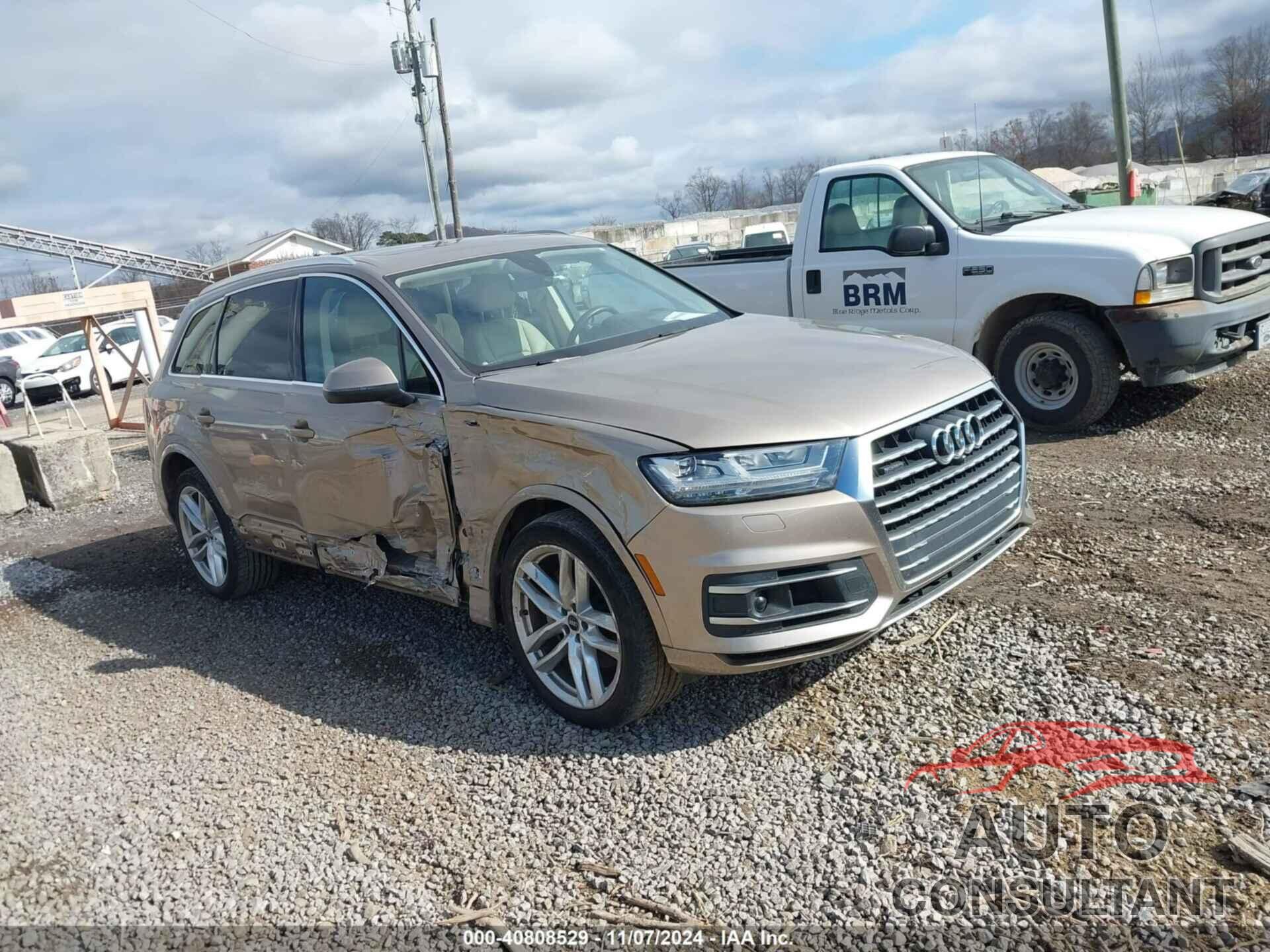 AUDI Q7 2018 - WA1VAAF74JD049378