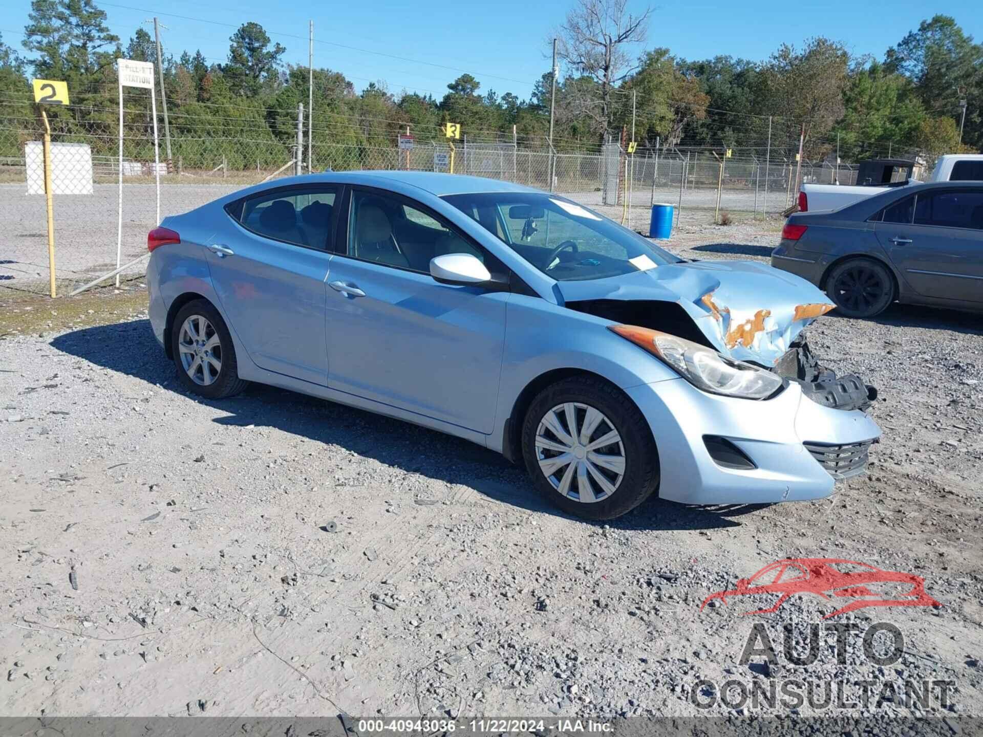 HYUNDAI ELANTRA 2012 - KMHDH4AE7CU357020