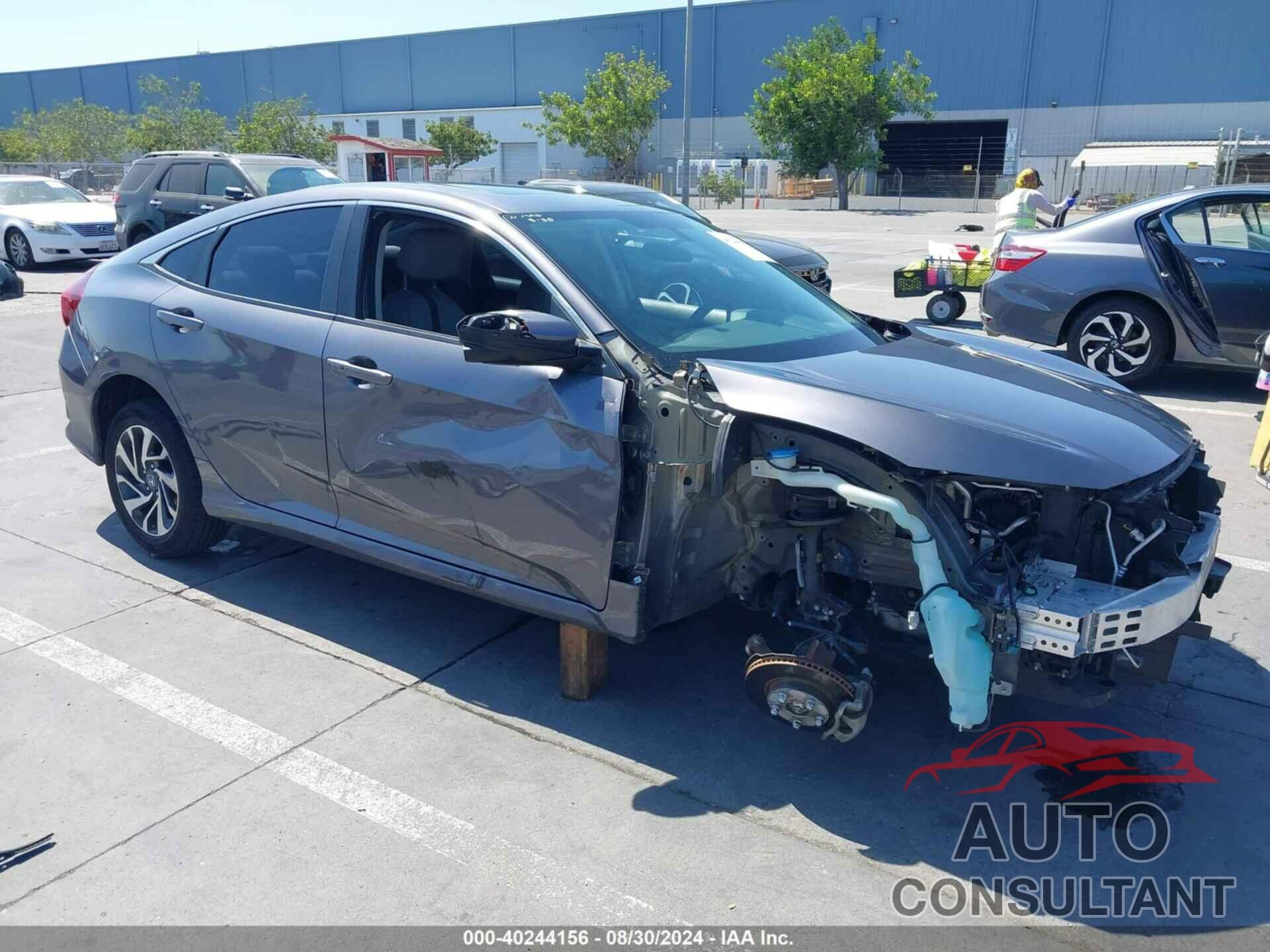 HONDA CIVIC 2018 - 2HGFC2F75JH599994