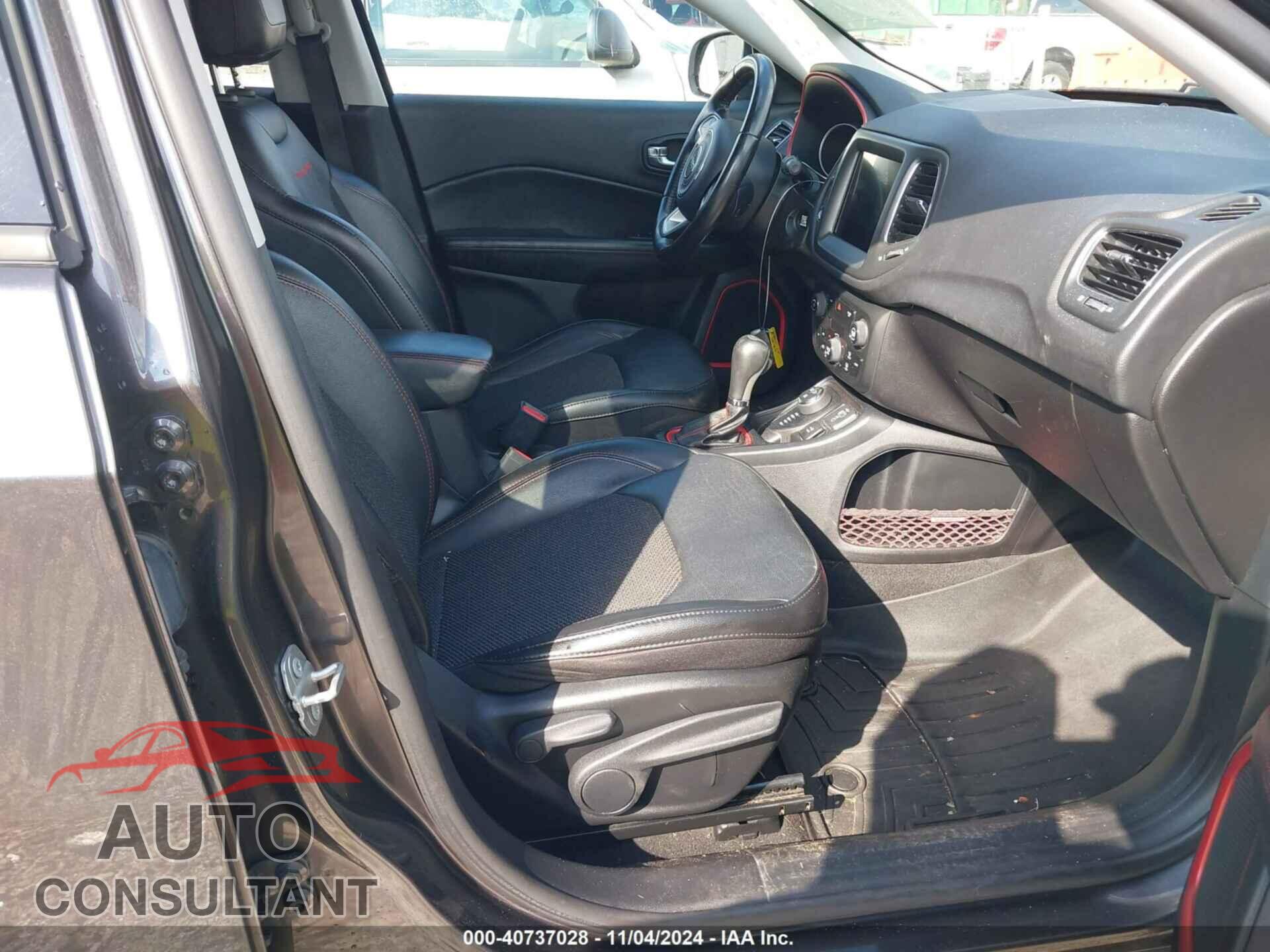 JEEP COMPASS 2020 - 3C4NJDDB4LT171931