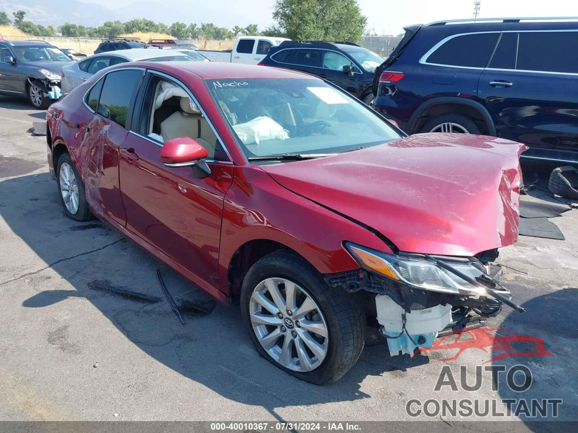 TOYOTA CAMRY 2018 - 4T1B11HK2JU542224