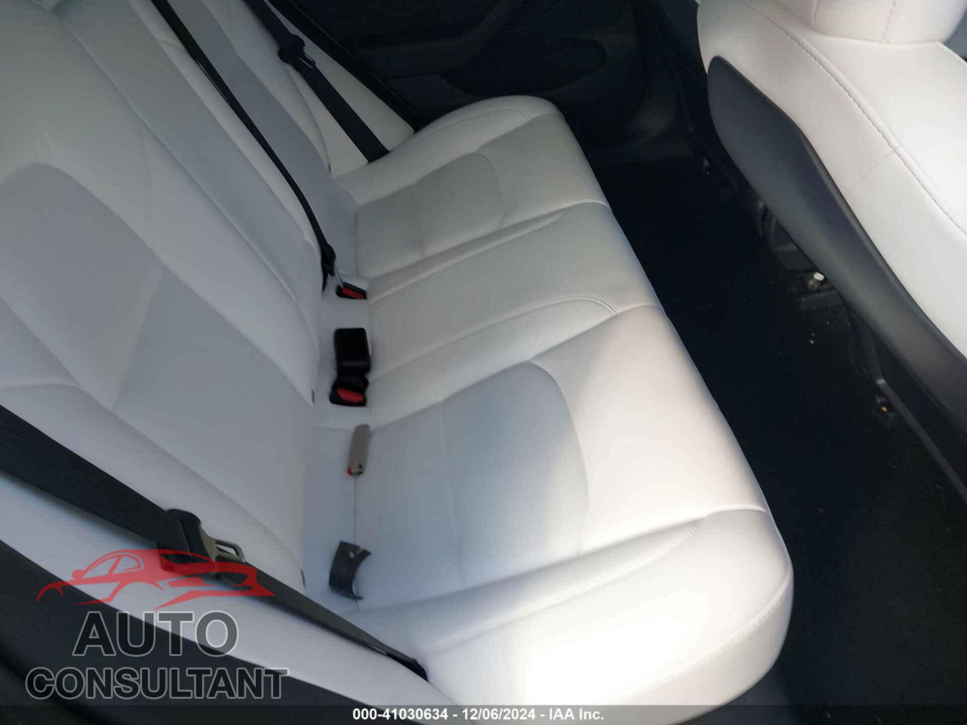 TESLA MODEL 3 2022 - 5YJ3E1EA5NF111173